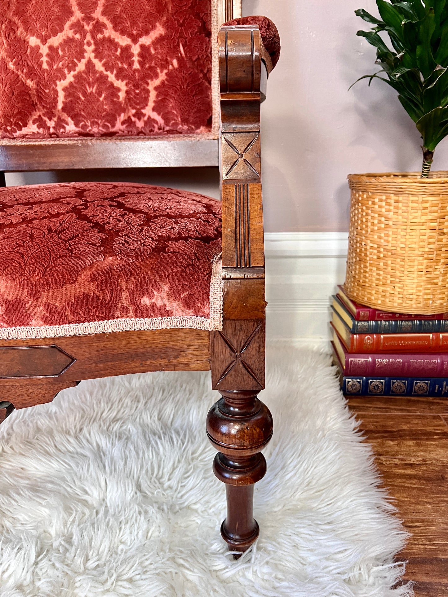 The Contessa Throne Chair