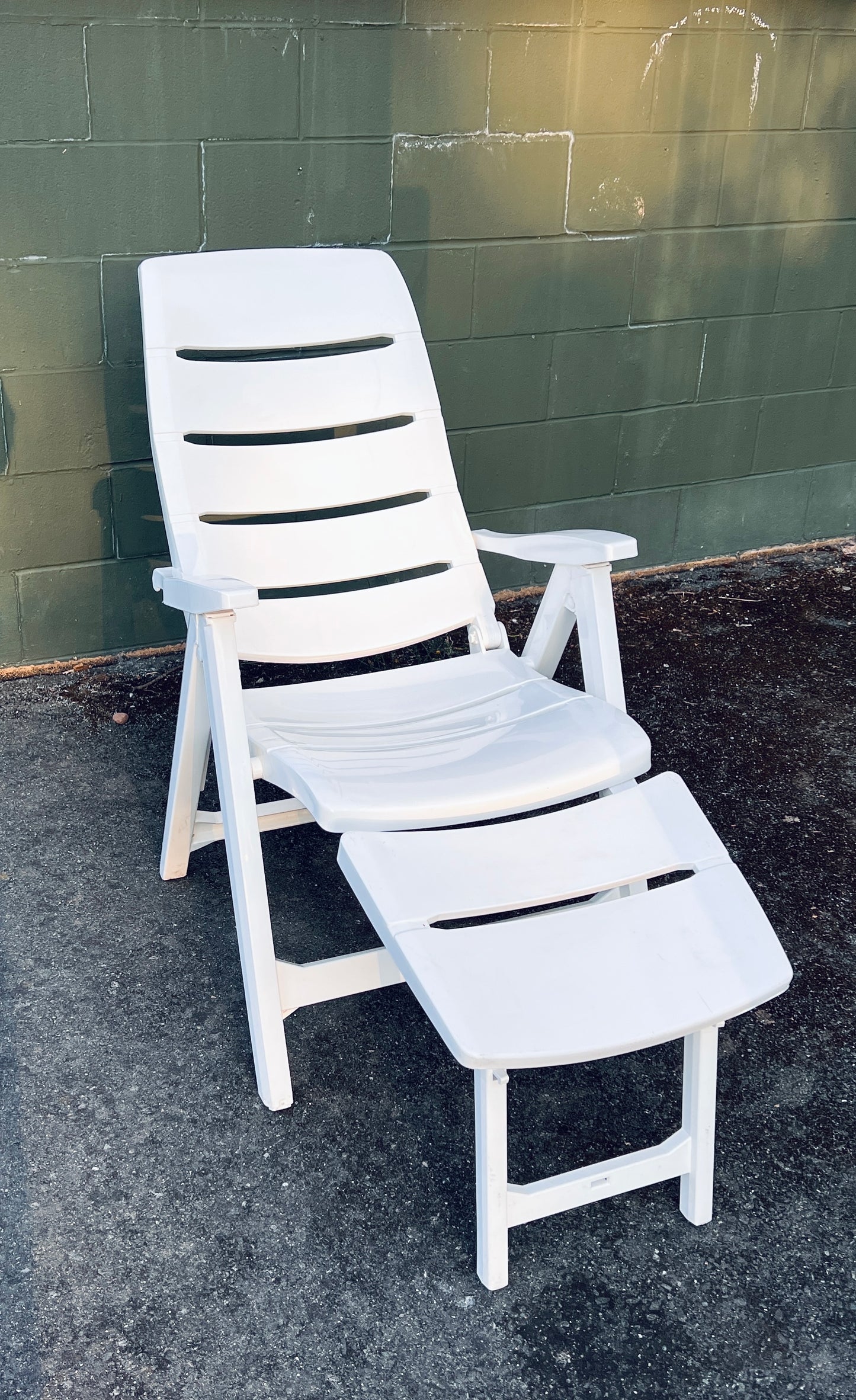 The Paloma Chaise Lounge