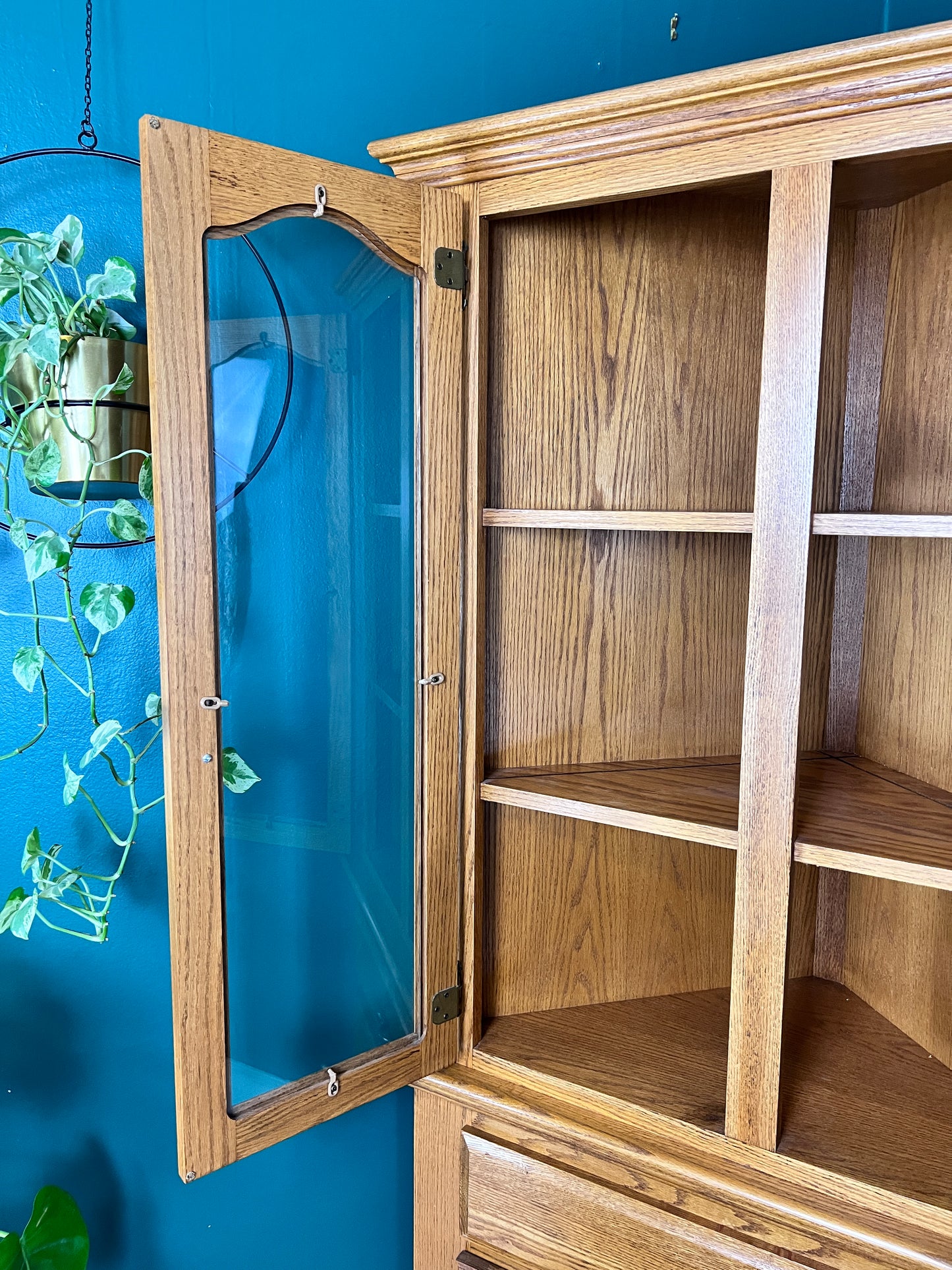 The Carlton Corner Cabinet