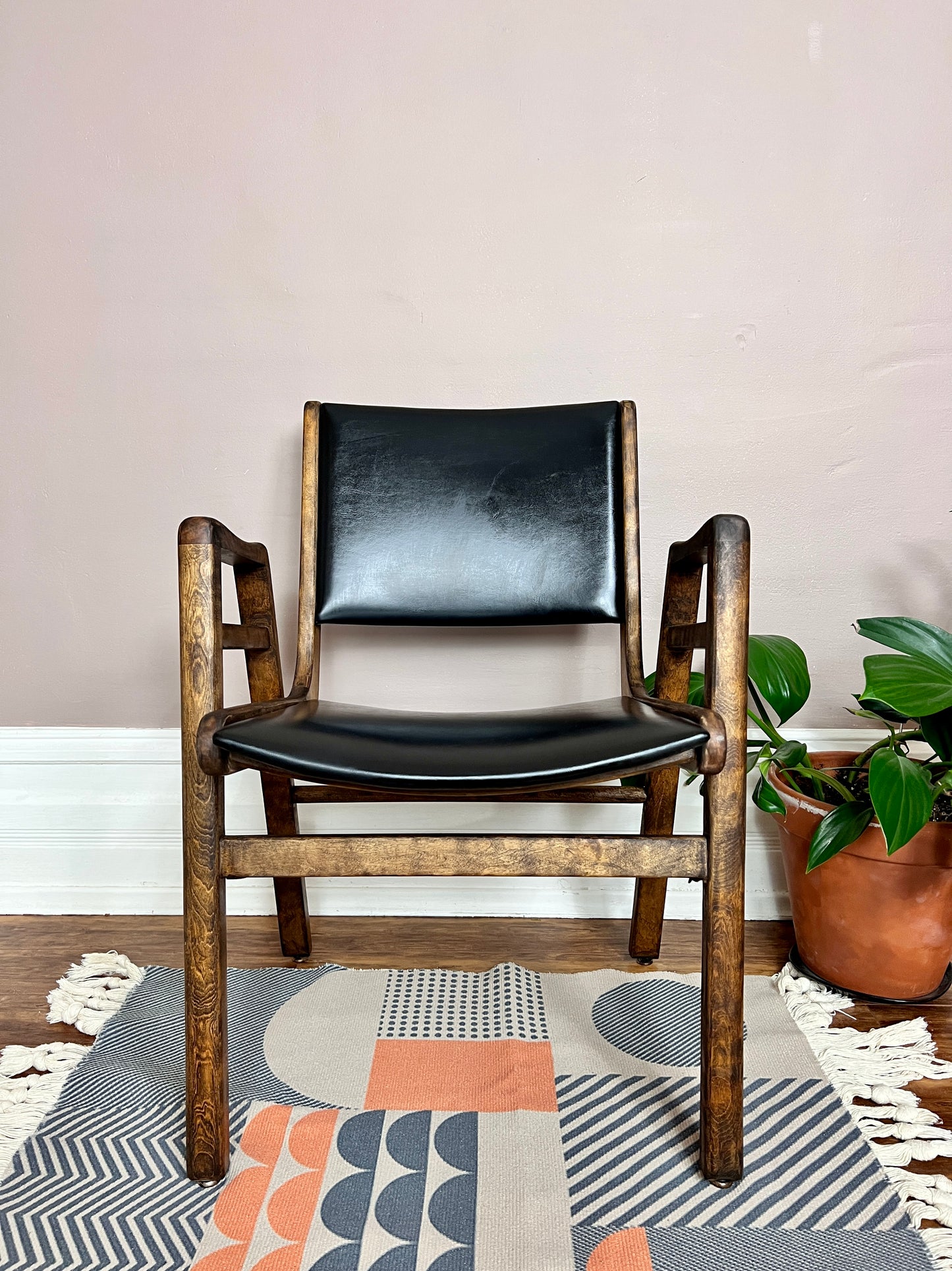 The Boomerang Chairs