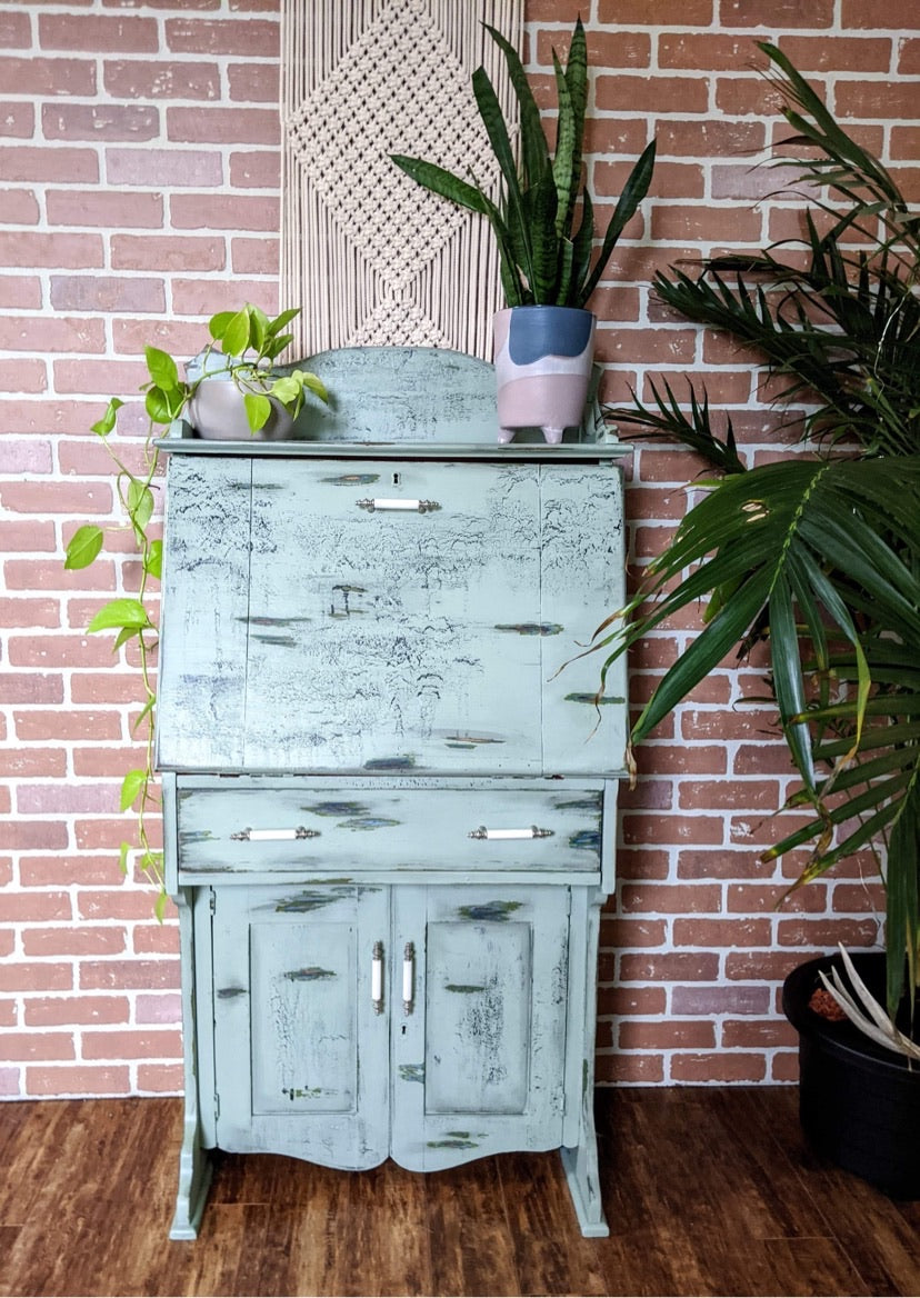 The Apothecary Hutch