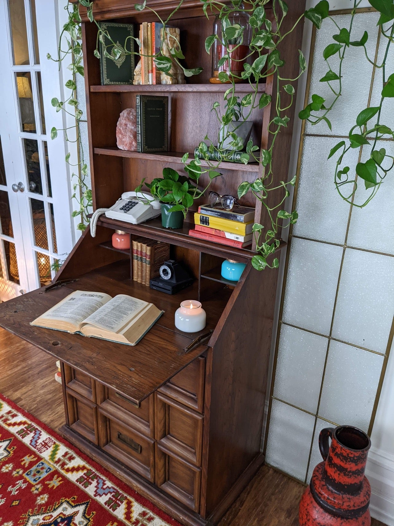 The Sommerfeld Secretariat