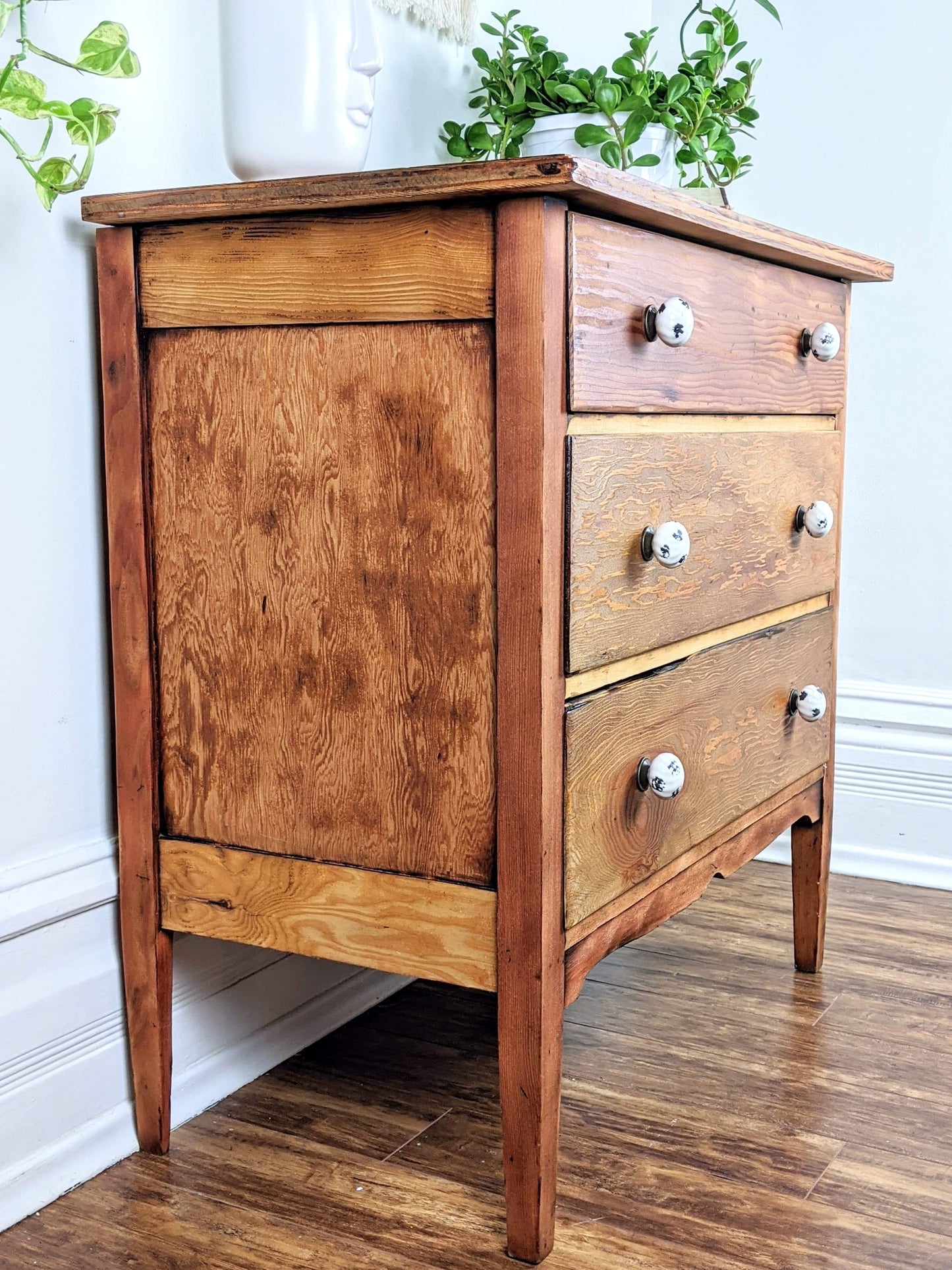 The Au Naturel Dresser