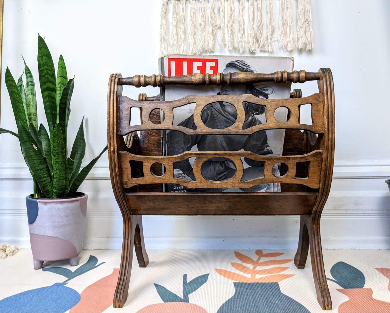 The Osvaldo Magazine/Book Organizer
