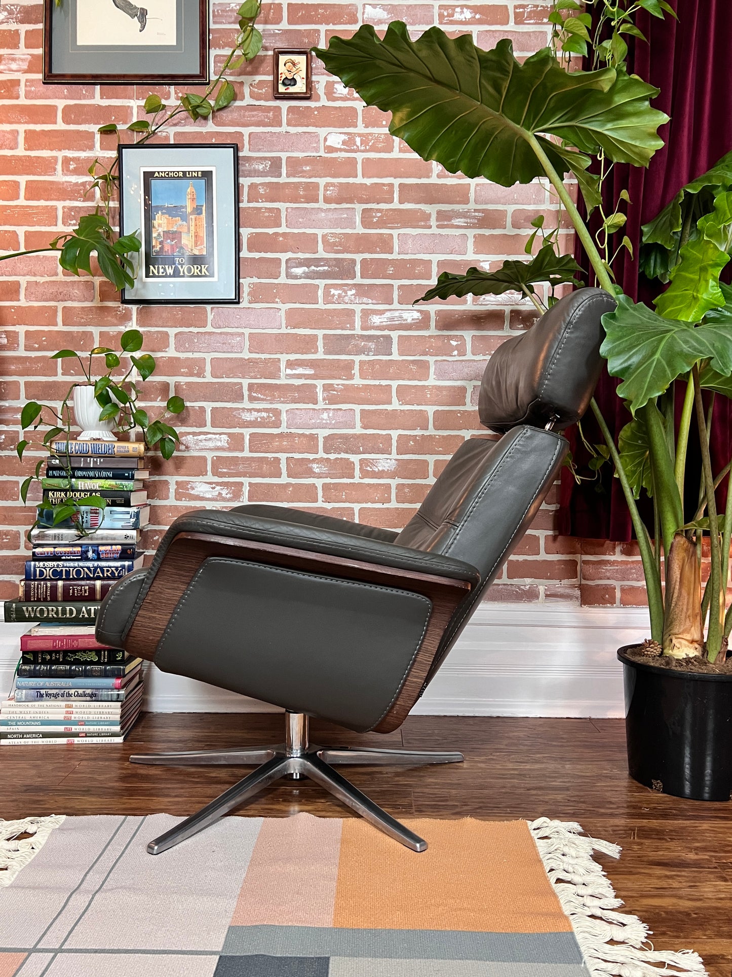 Ekornes Comfort Space Recliner & Ottoman