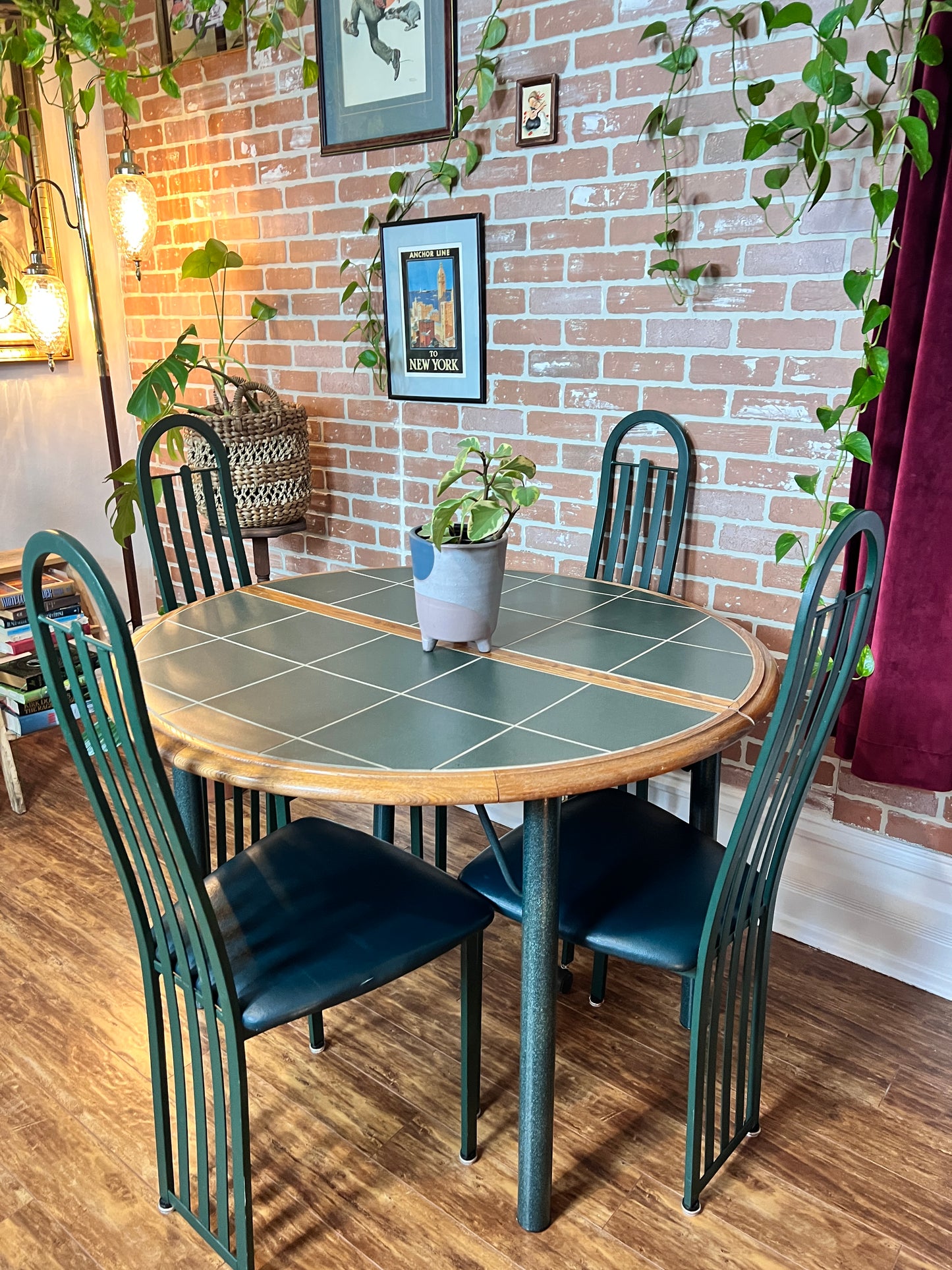 The Amisco Dining Set