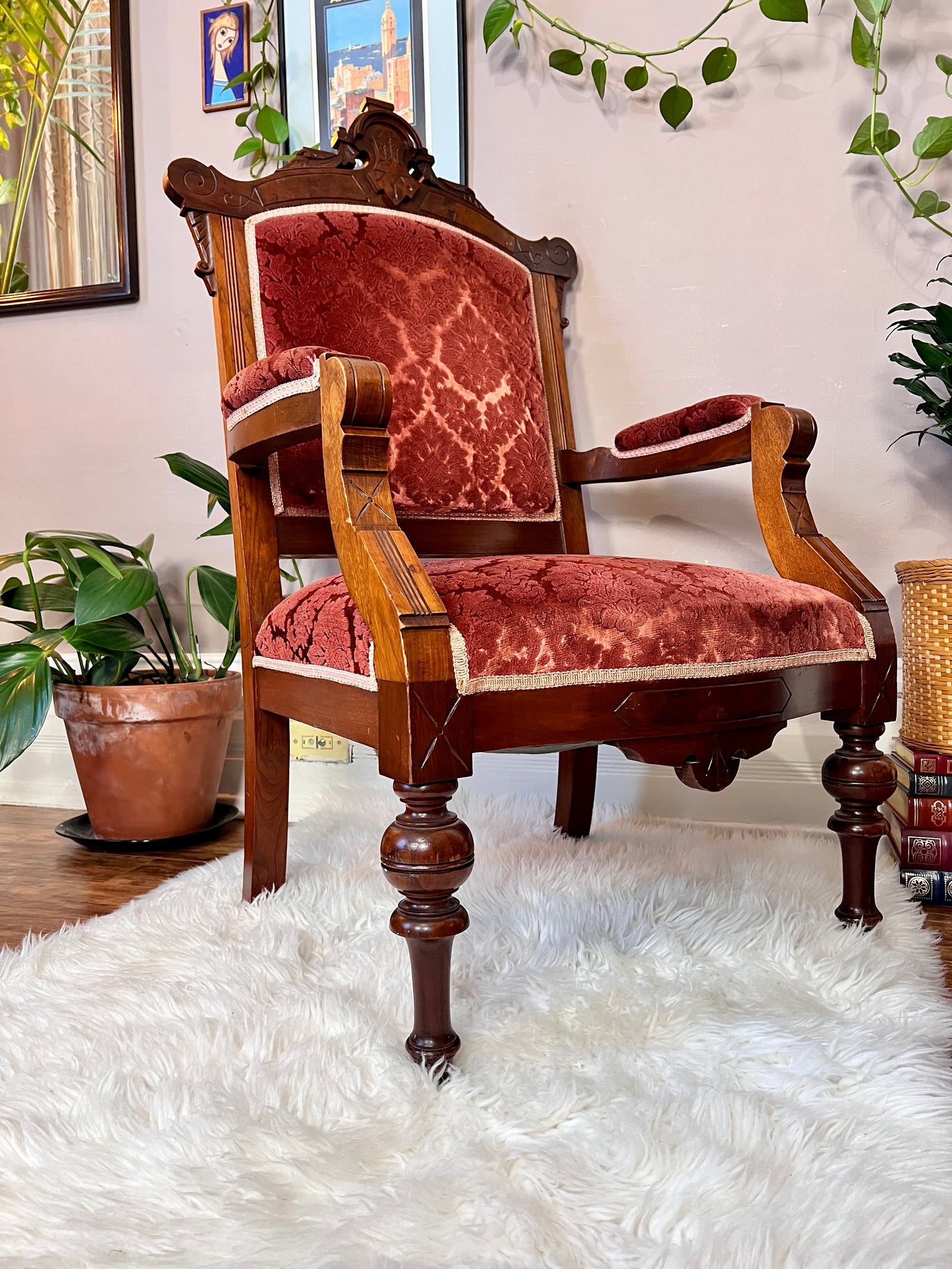 The Contessa Throne Chair