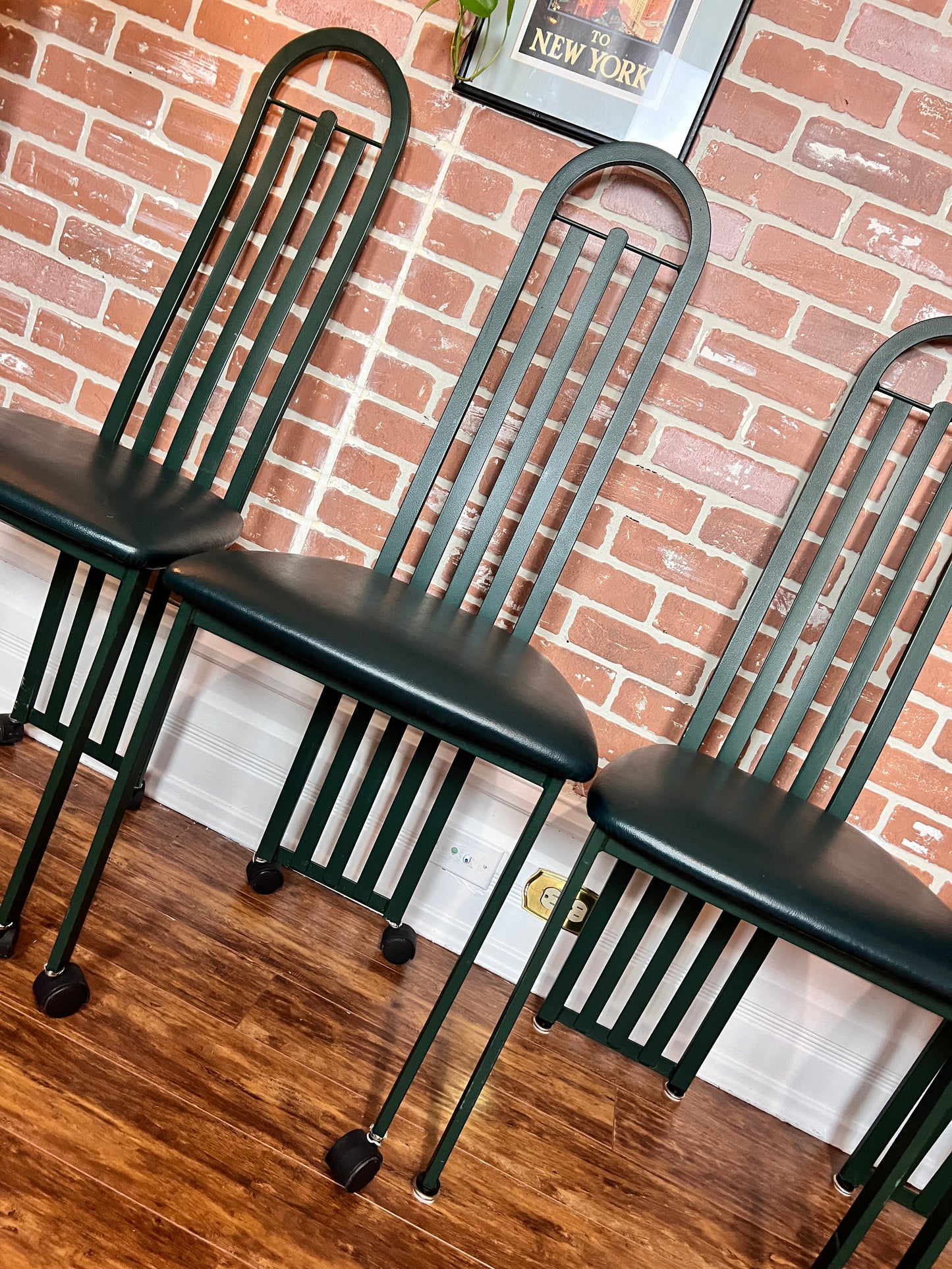 The Amisco Dining Set