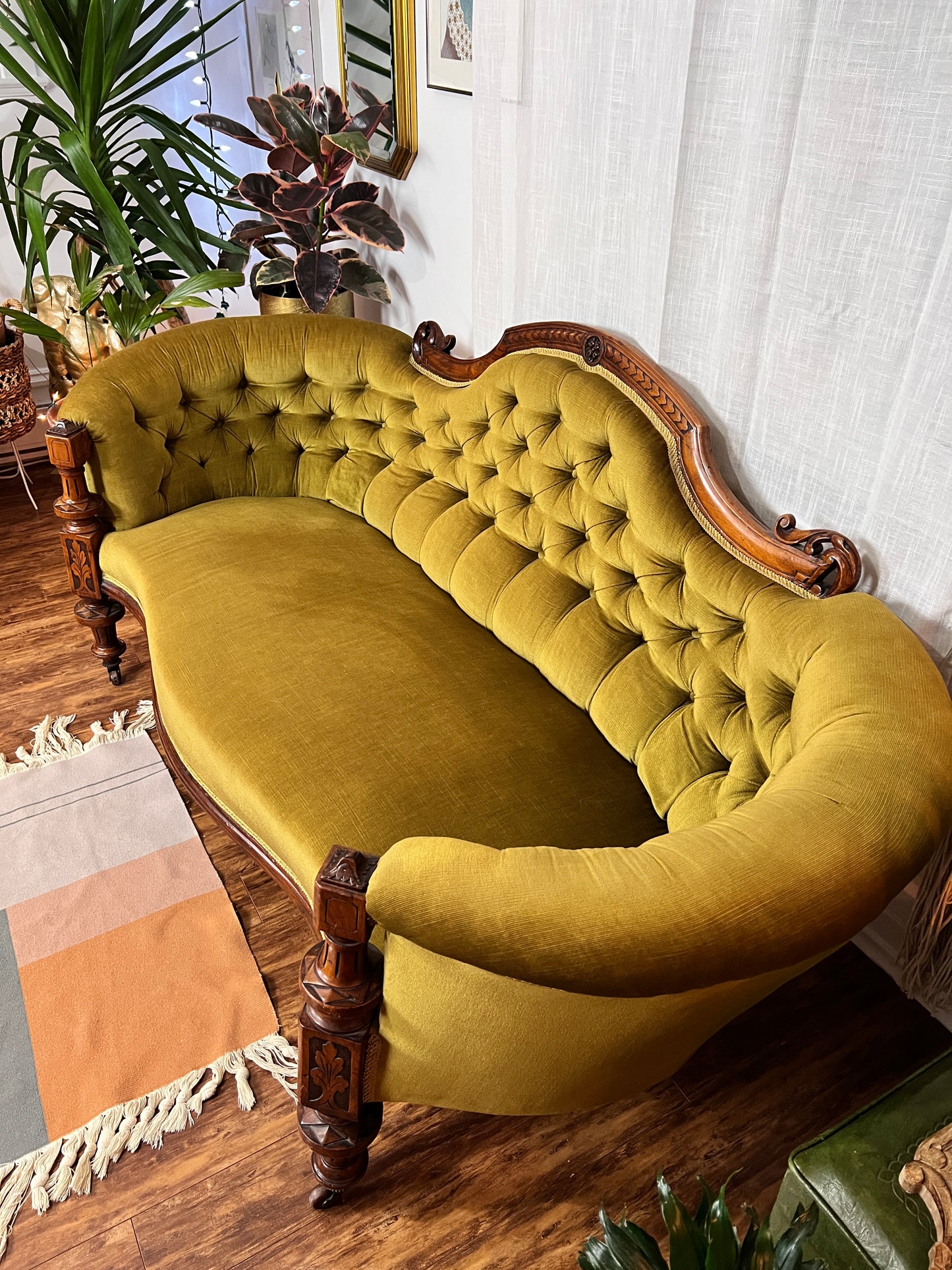 The Alessio Sofa