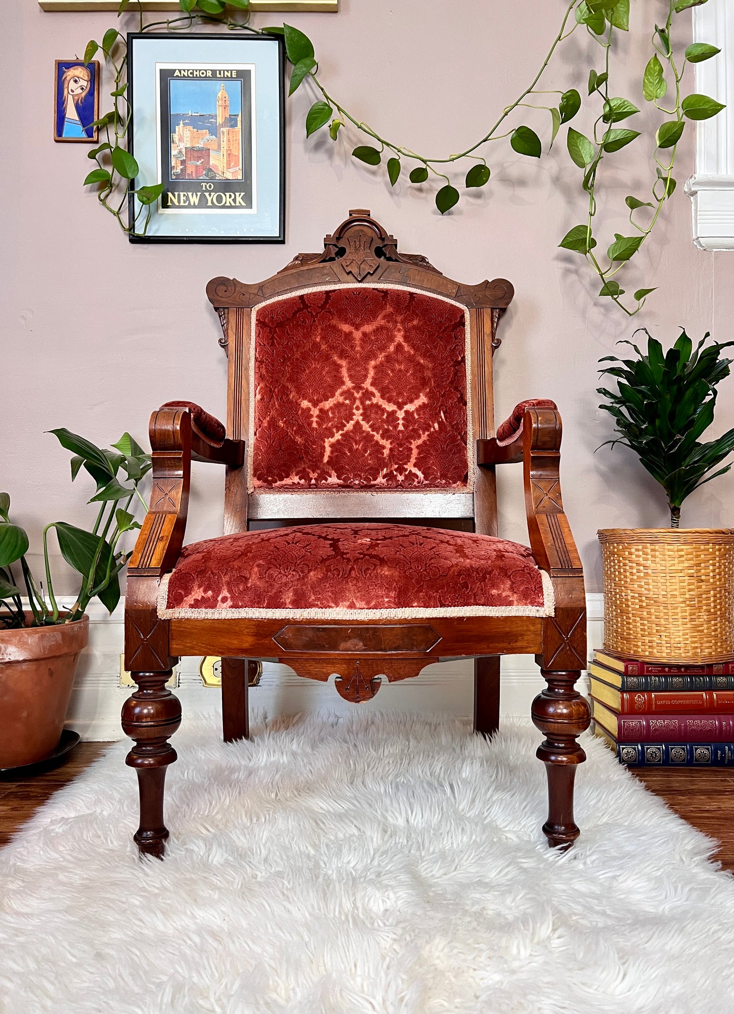 The Contessa Throne Chair
