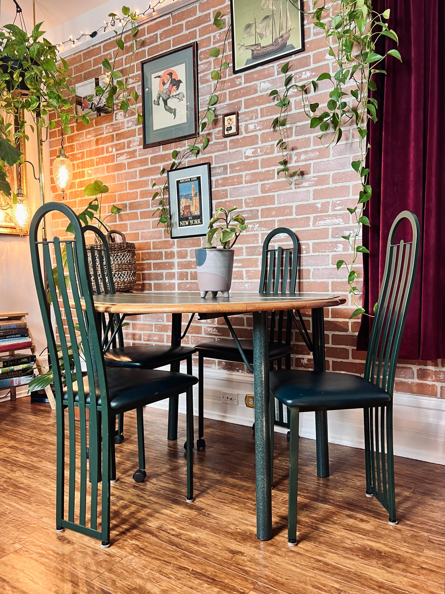 The Amisco Dining Set