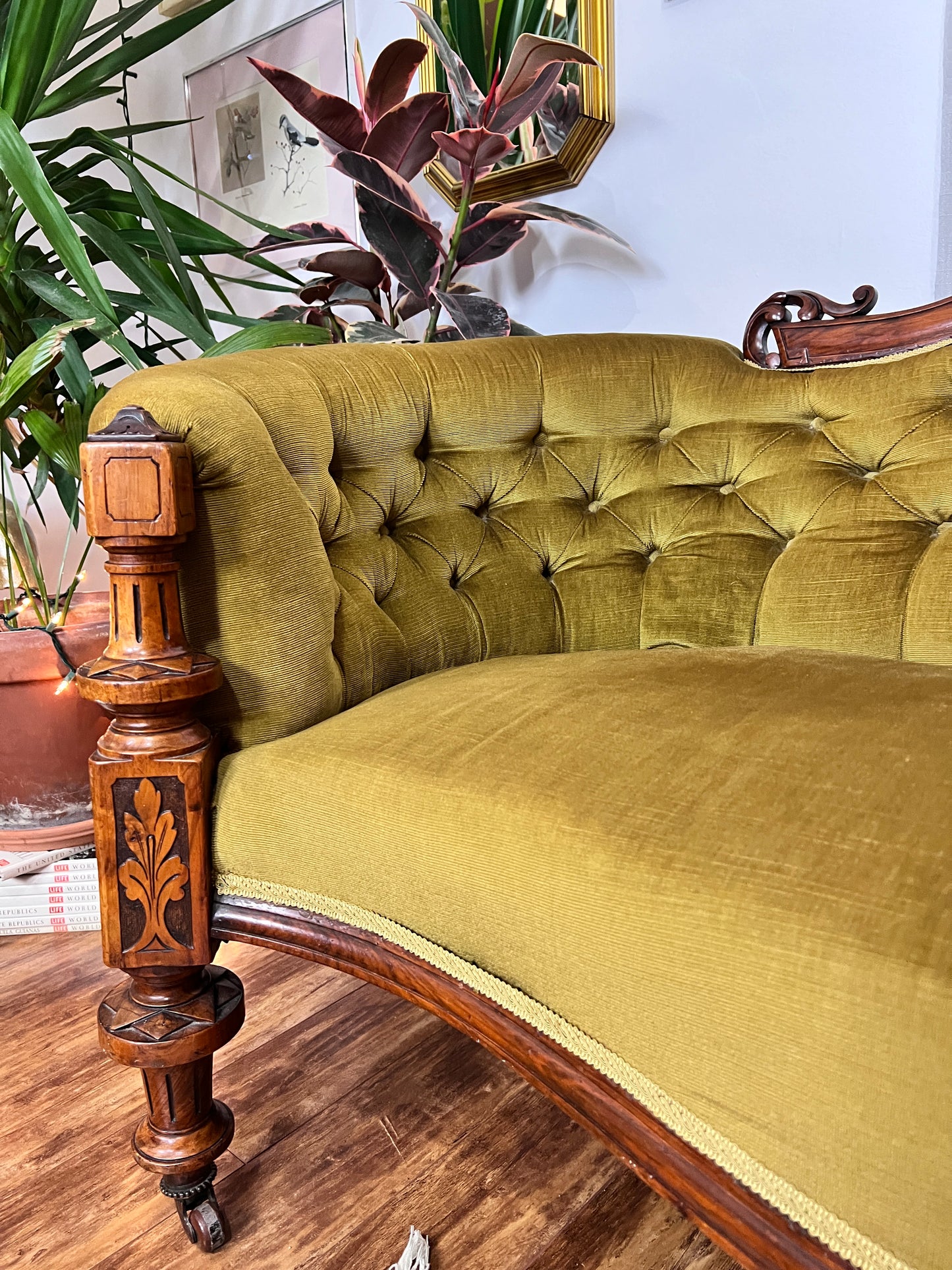 The Alessio Sofa