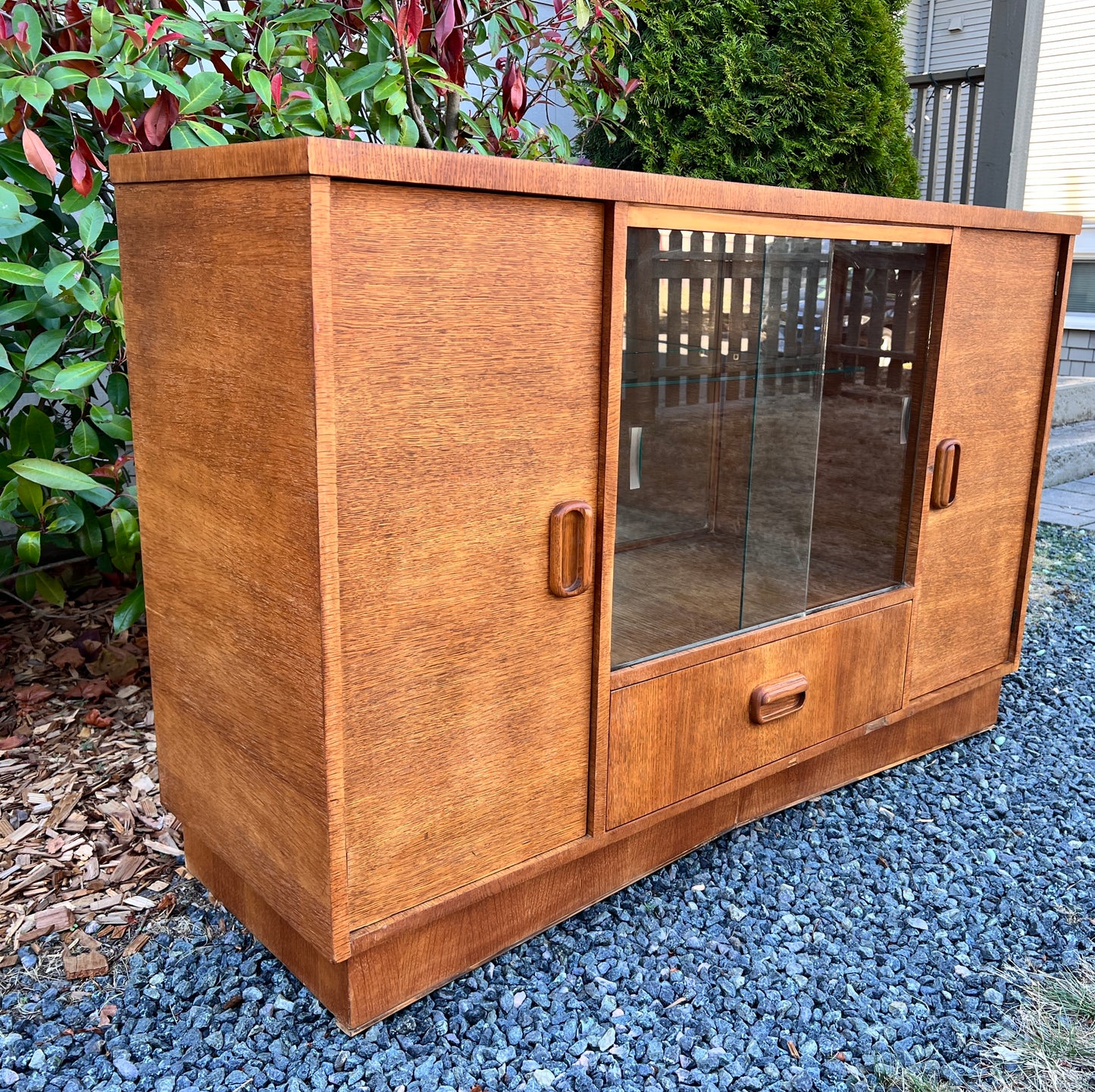 The Kinslo Bar Cabinet