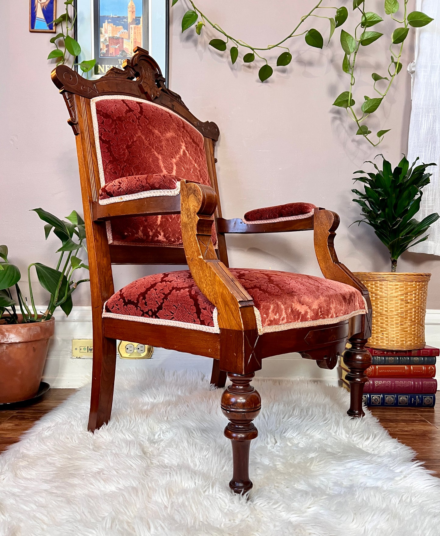 The Contessa Throne Chair