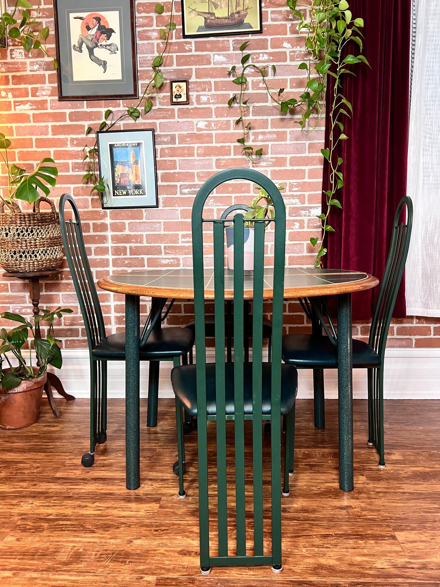 The Amisco Dining Set