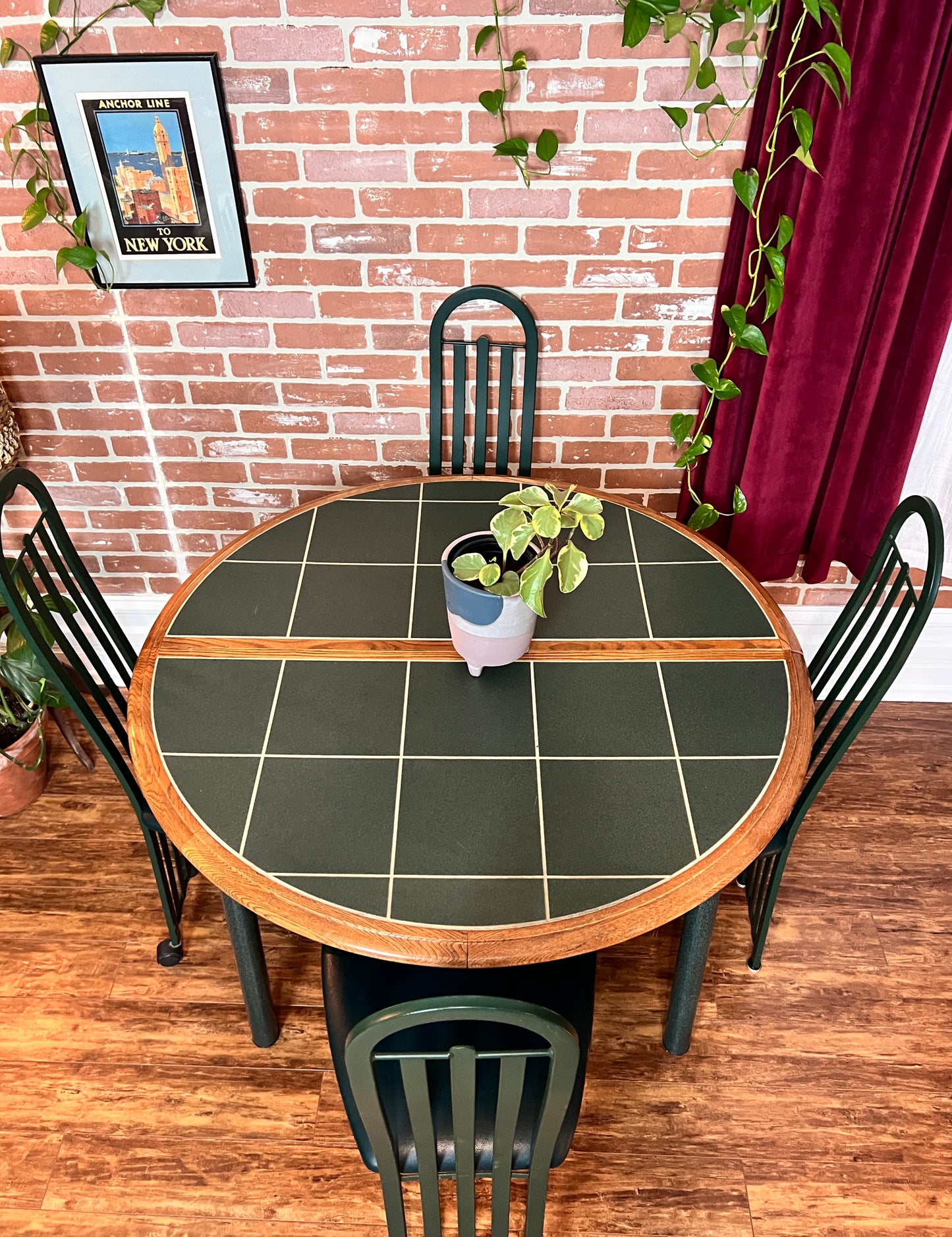 The Amisco Dining Set