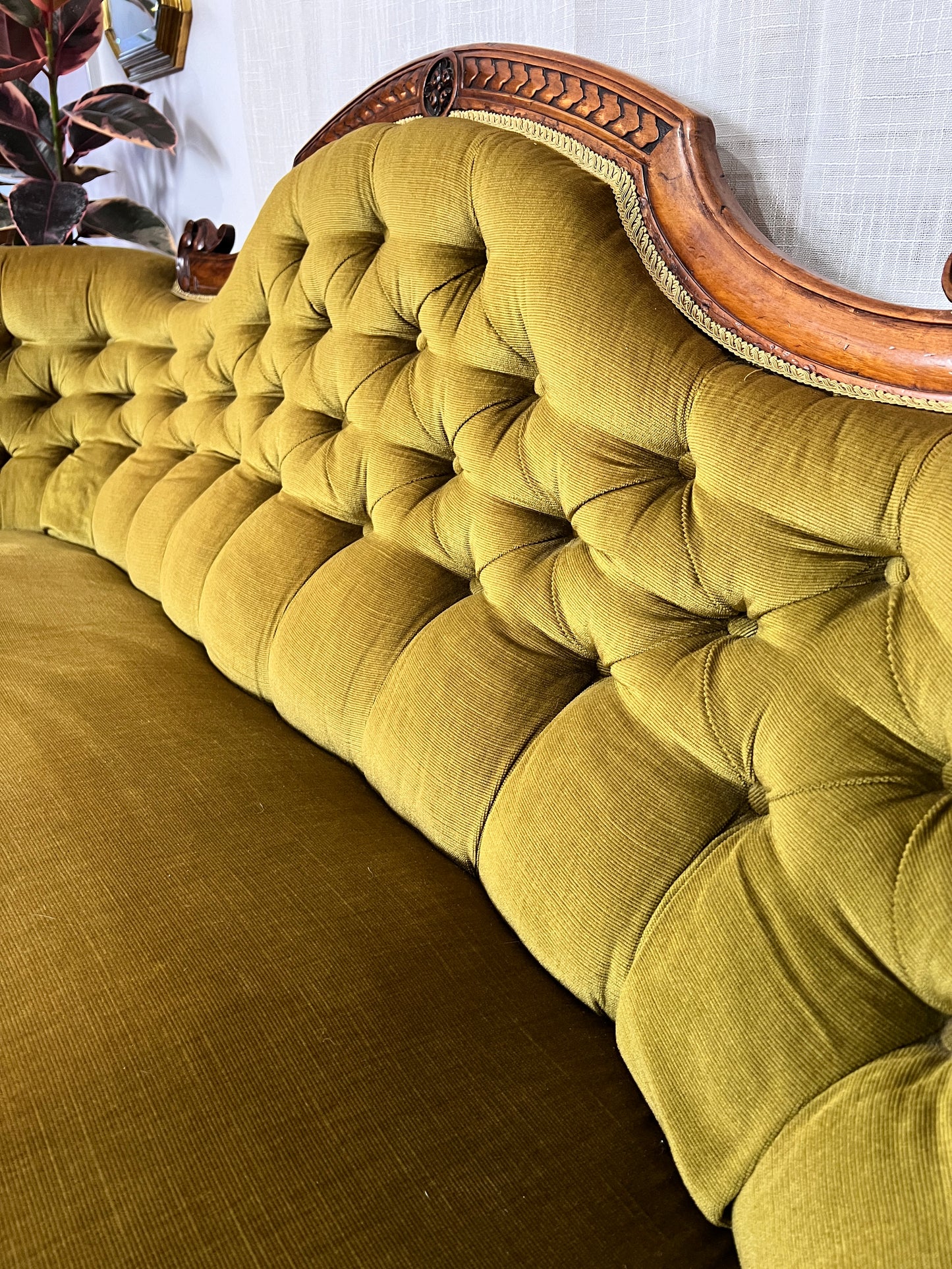 The Alessio Sofa