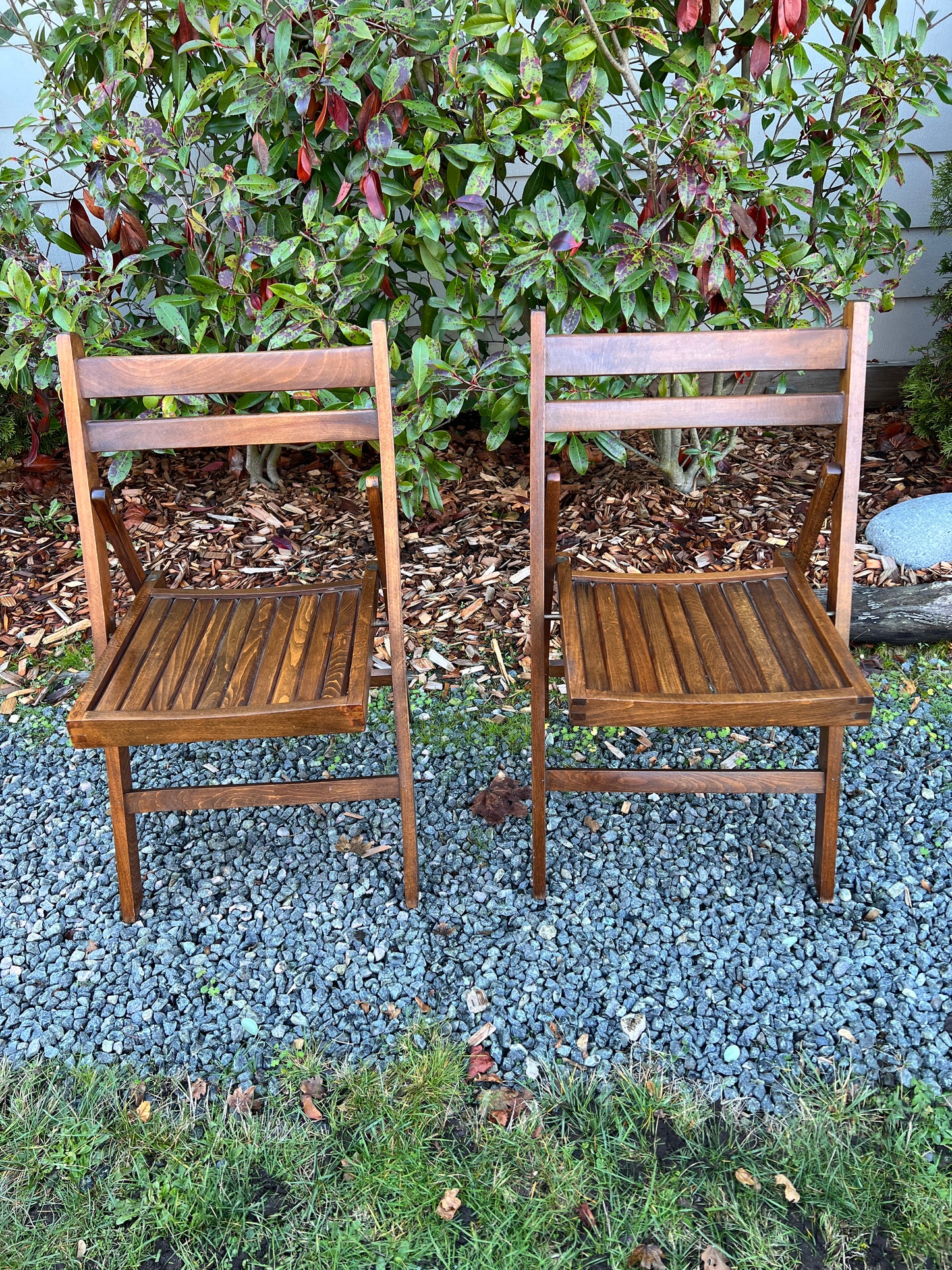 The Romania Folding Chairs