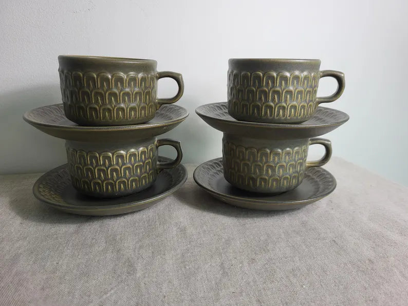 Vintage MCM Wedgwood Stoneware Cups & Saucers