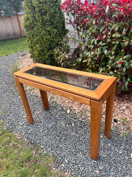The Mable Oak Table