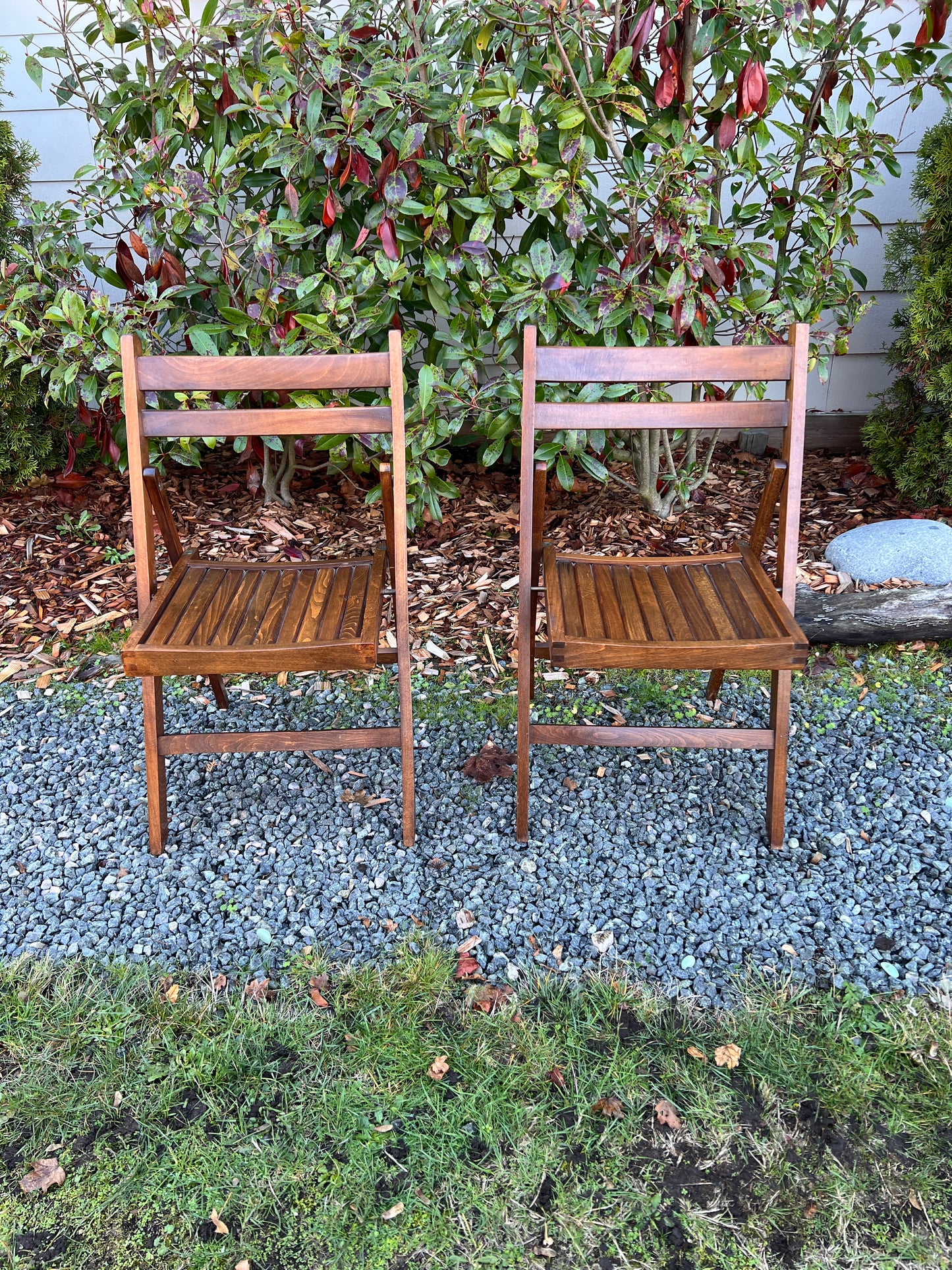The Romania Folding Chairs