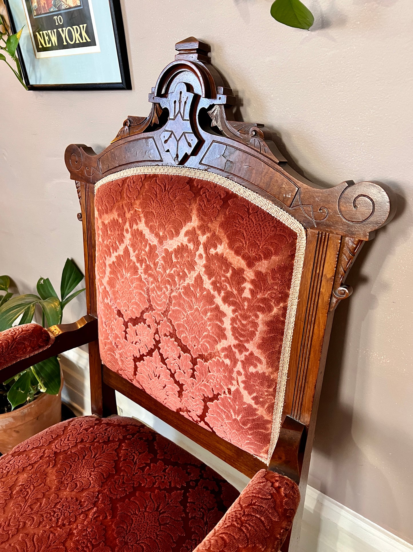 The Contessa Throne Chair