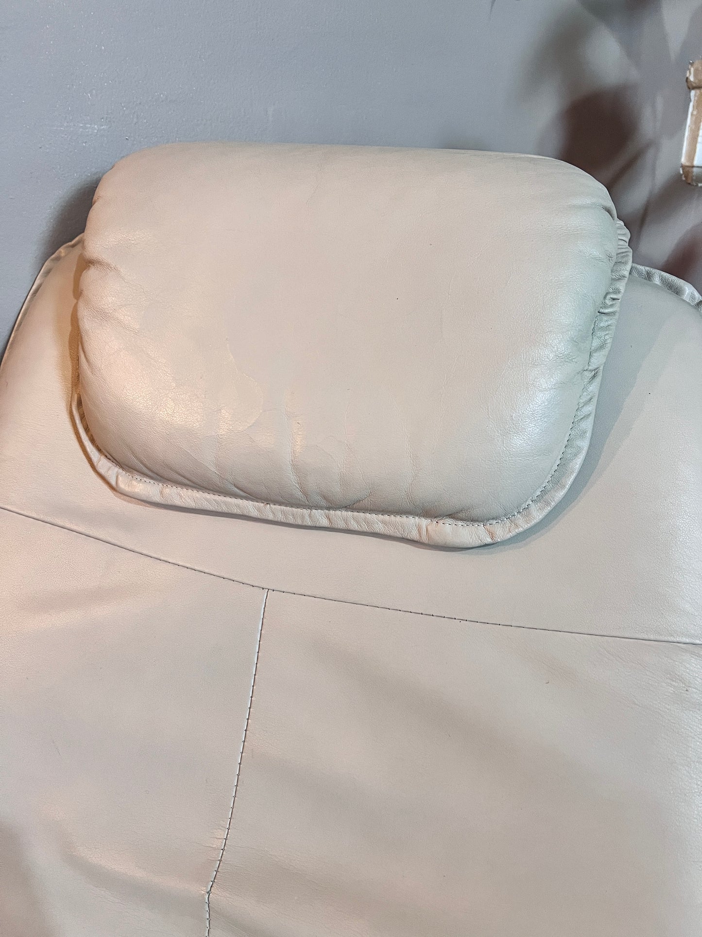 The Kaffe Recliner & Ottoman
