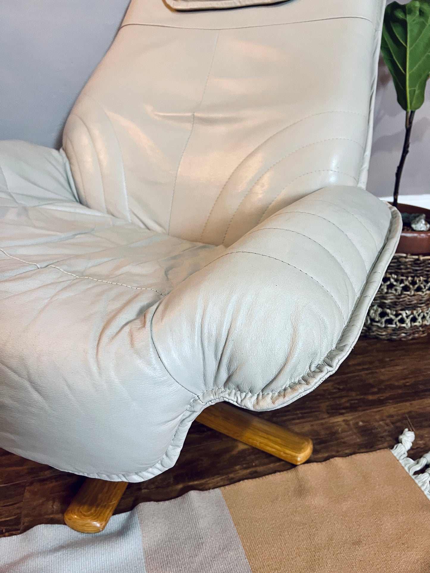 The Kaffe Recliner & Ottoman