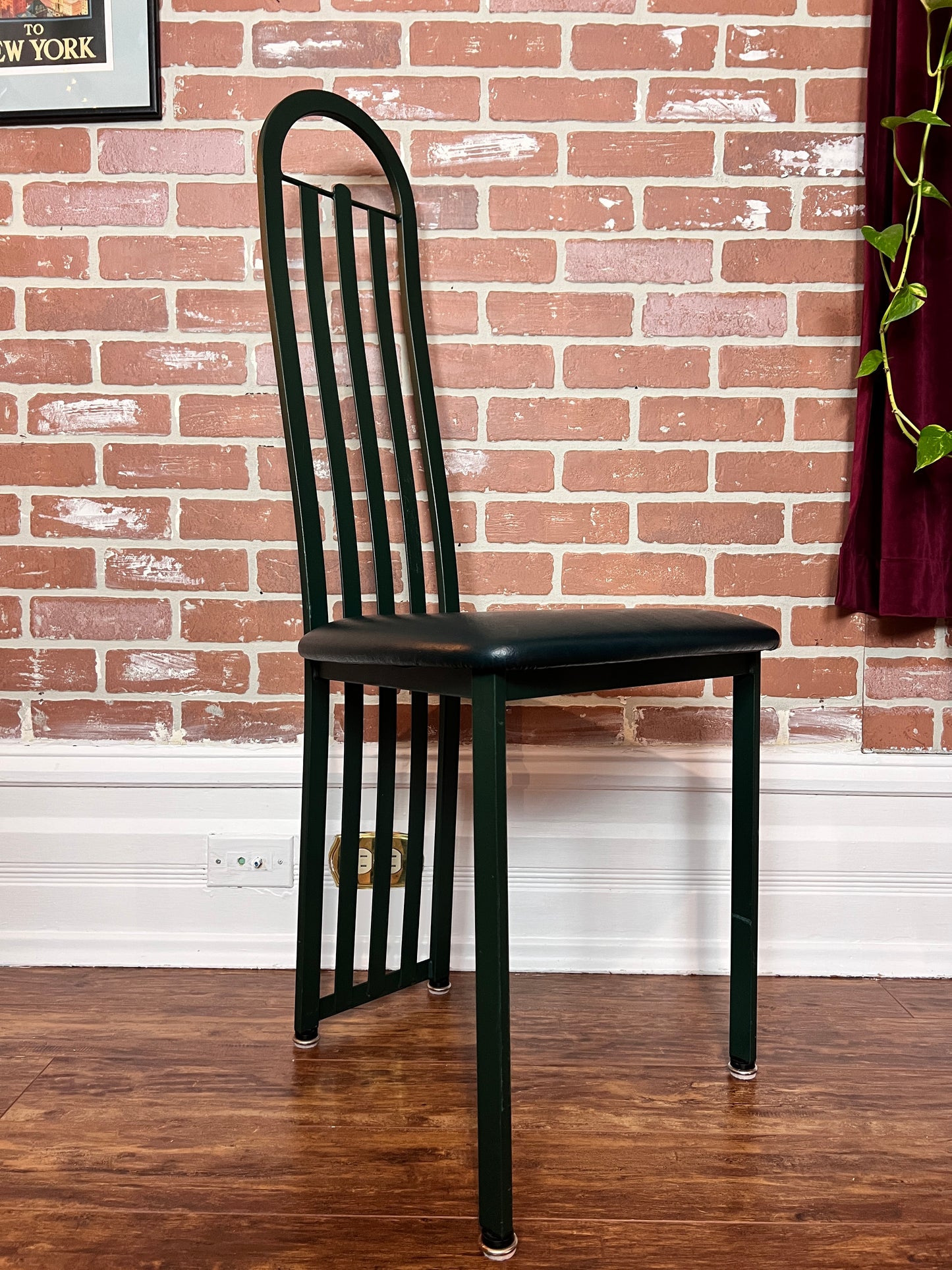 The Amisco Dining Set