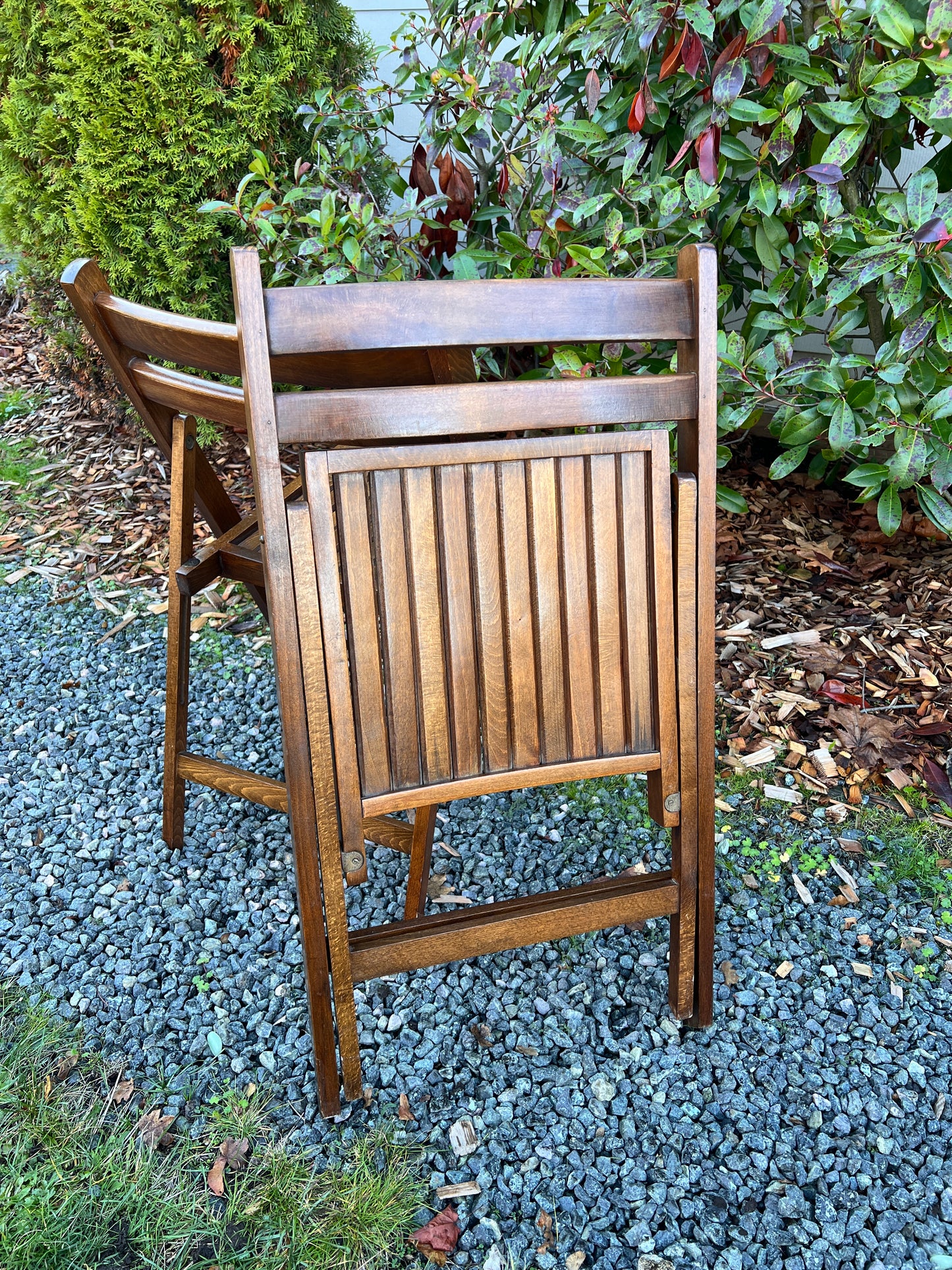 The Romania Folding Chairs