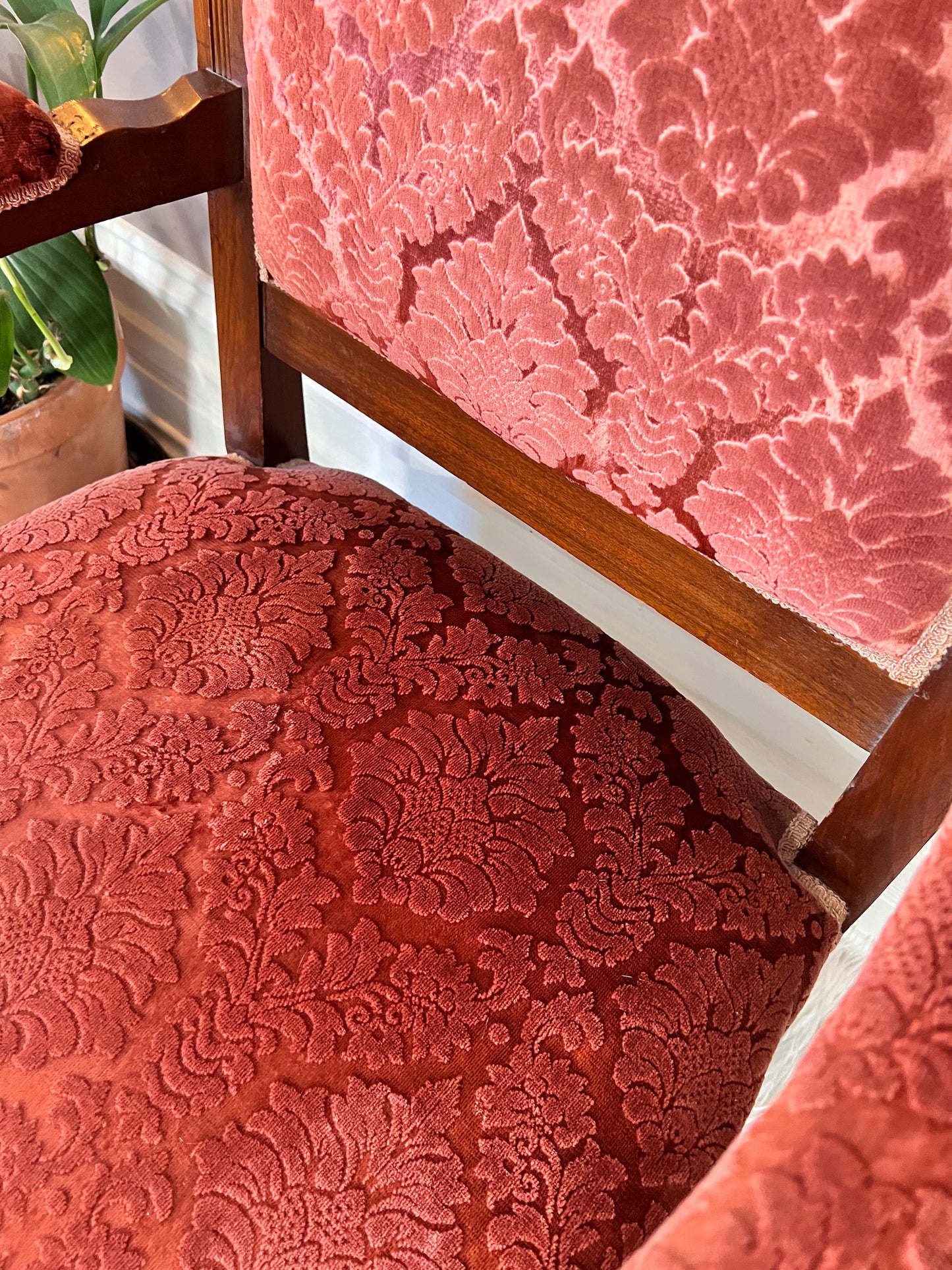 The Contessa Throne Chair