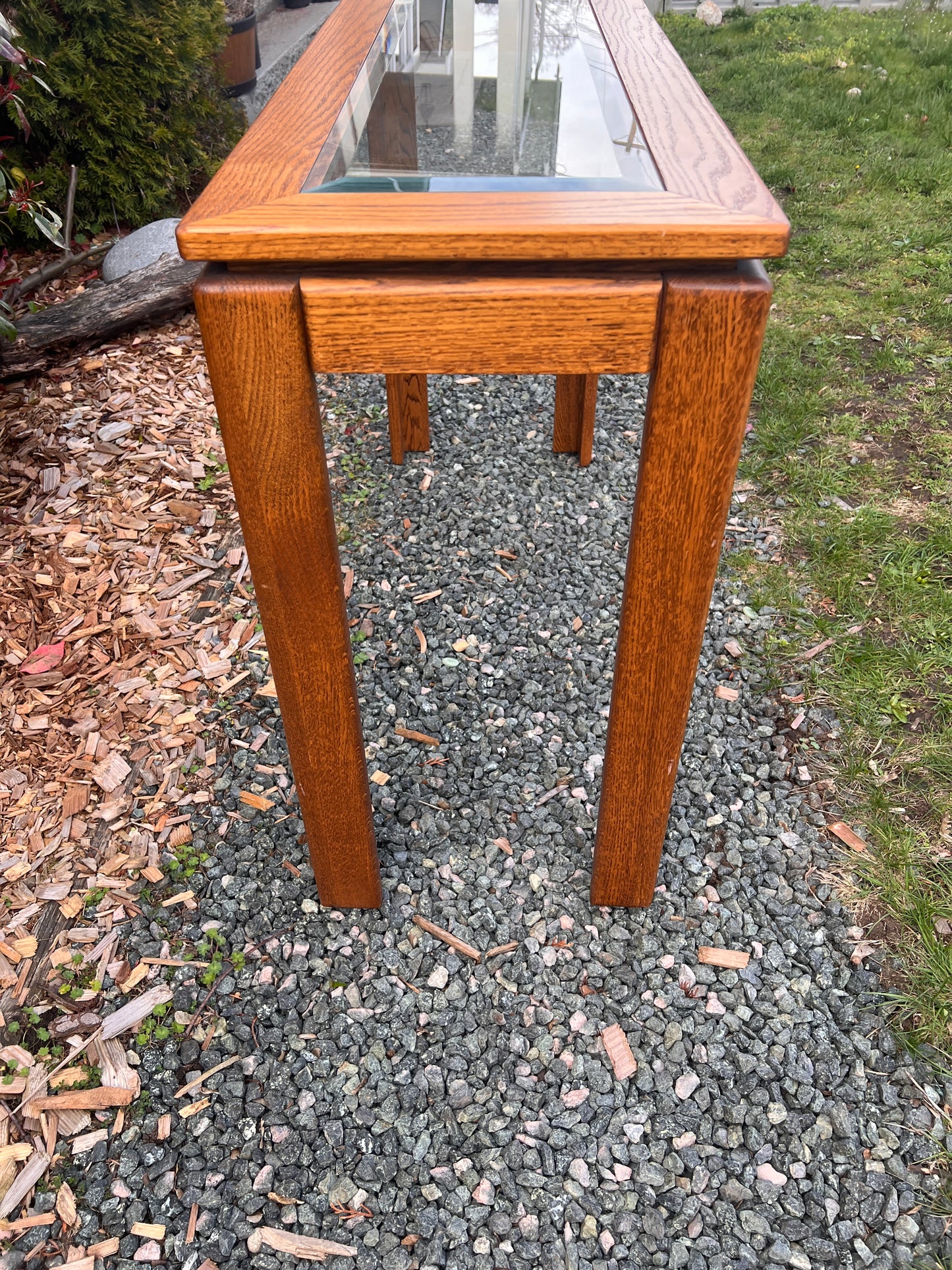 The Mable Oak Table