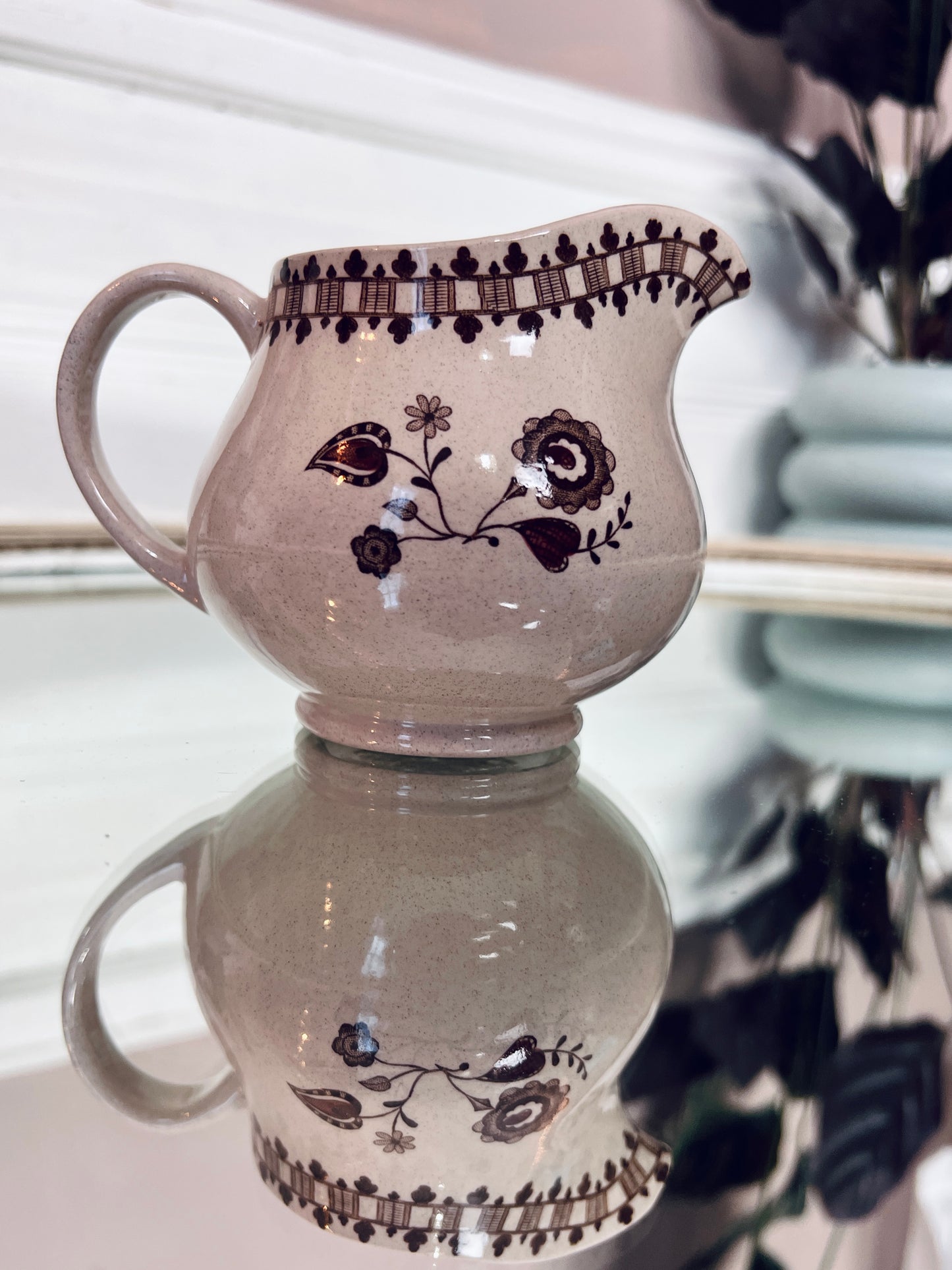 The Jamestown Tableware Set