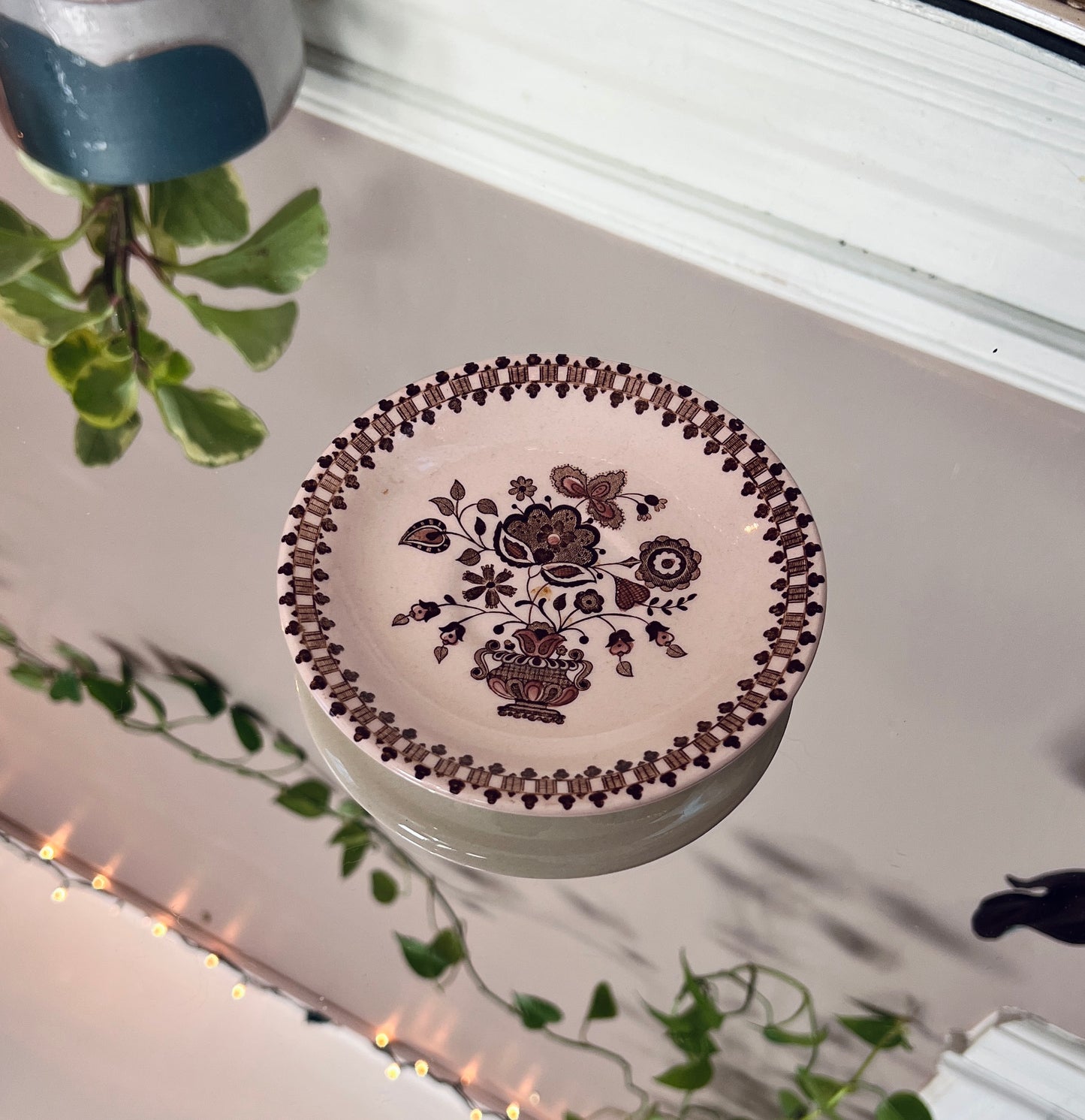 The Jamestown Tableware Set