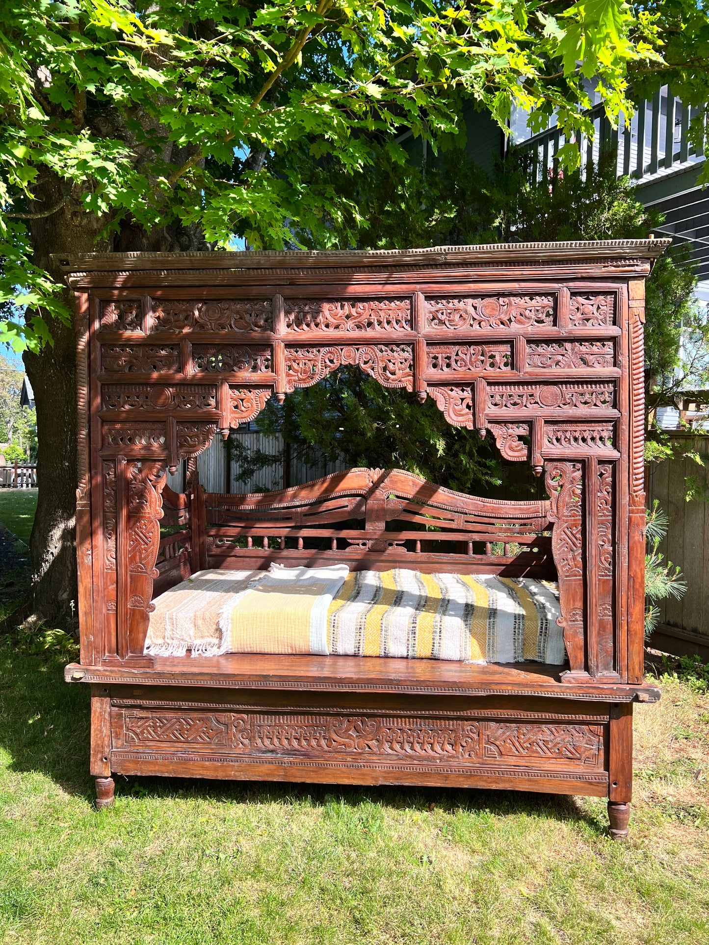 The Cantik Indonesian Daybed