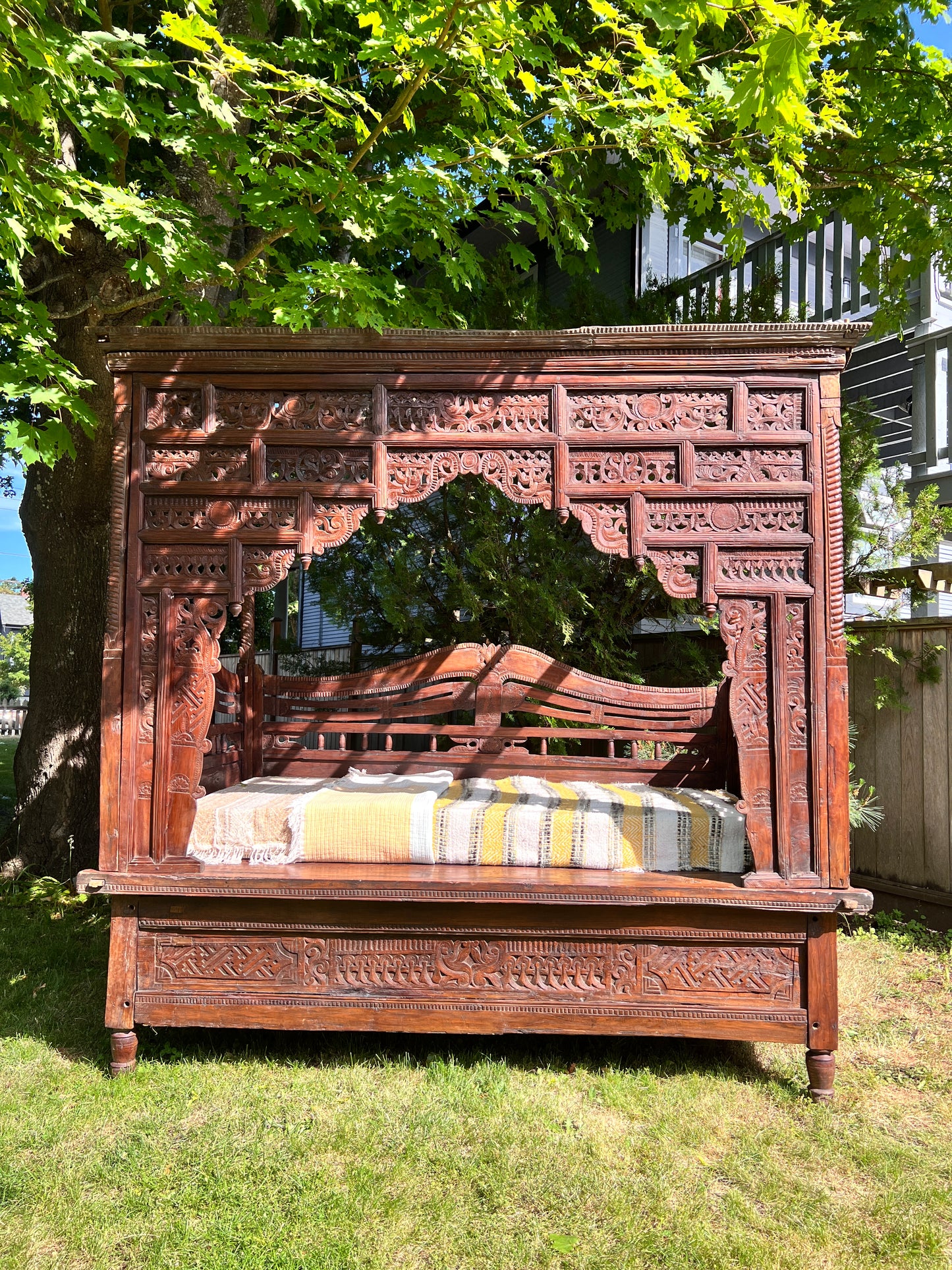 The Cantik Indonesian Daybed