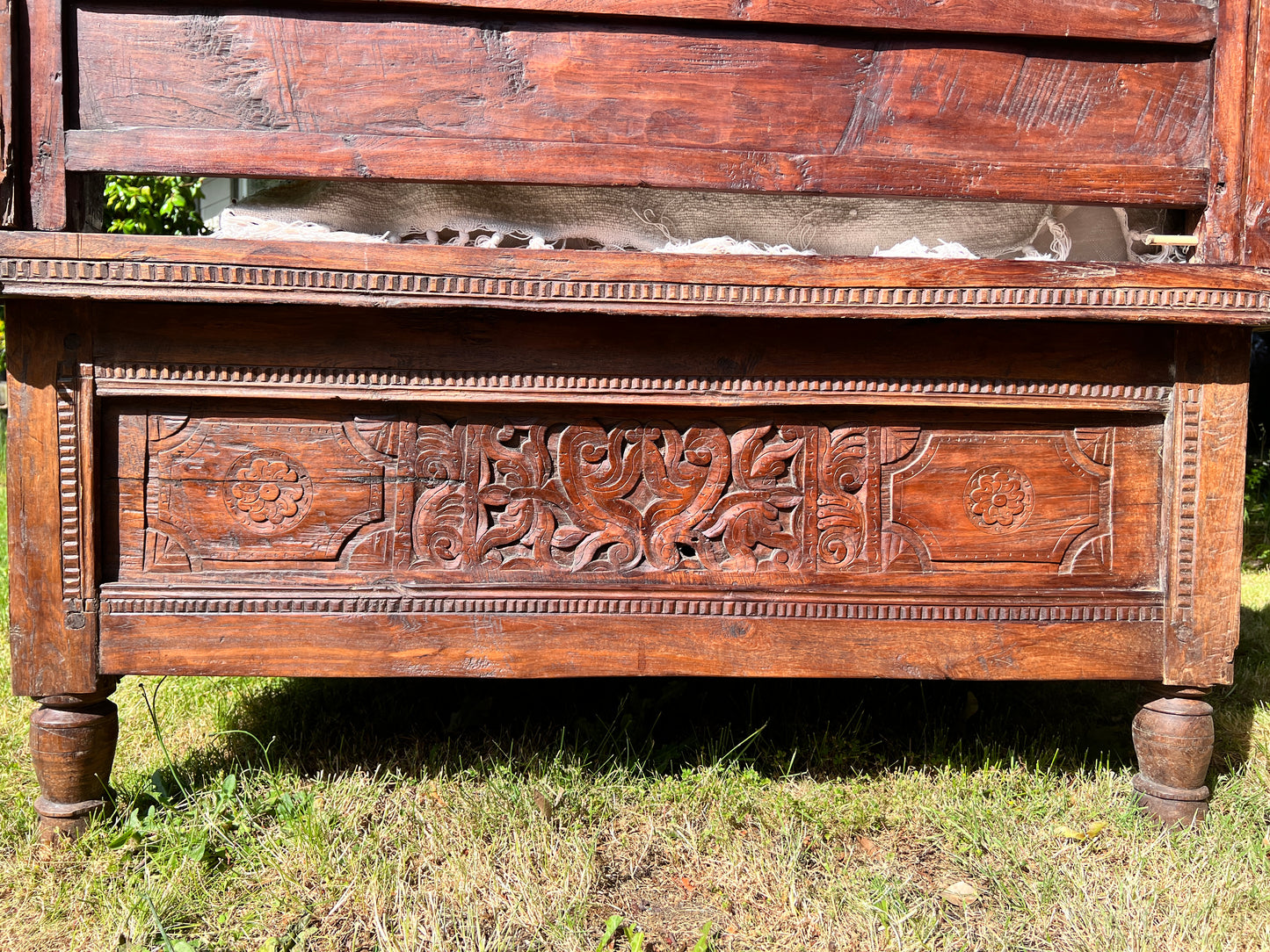 The Cantik Indonesian Daybed