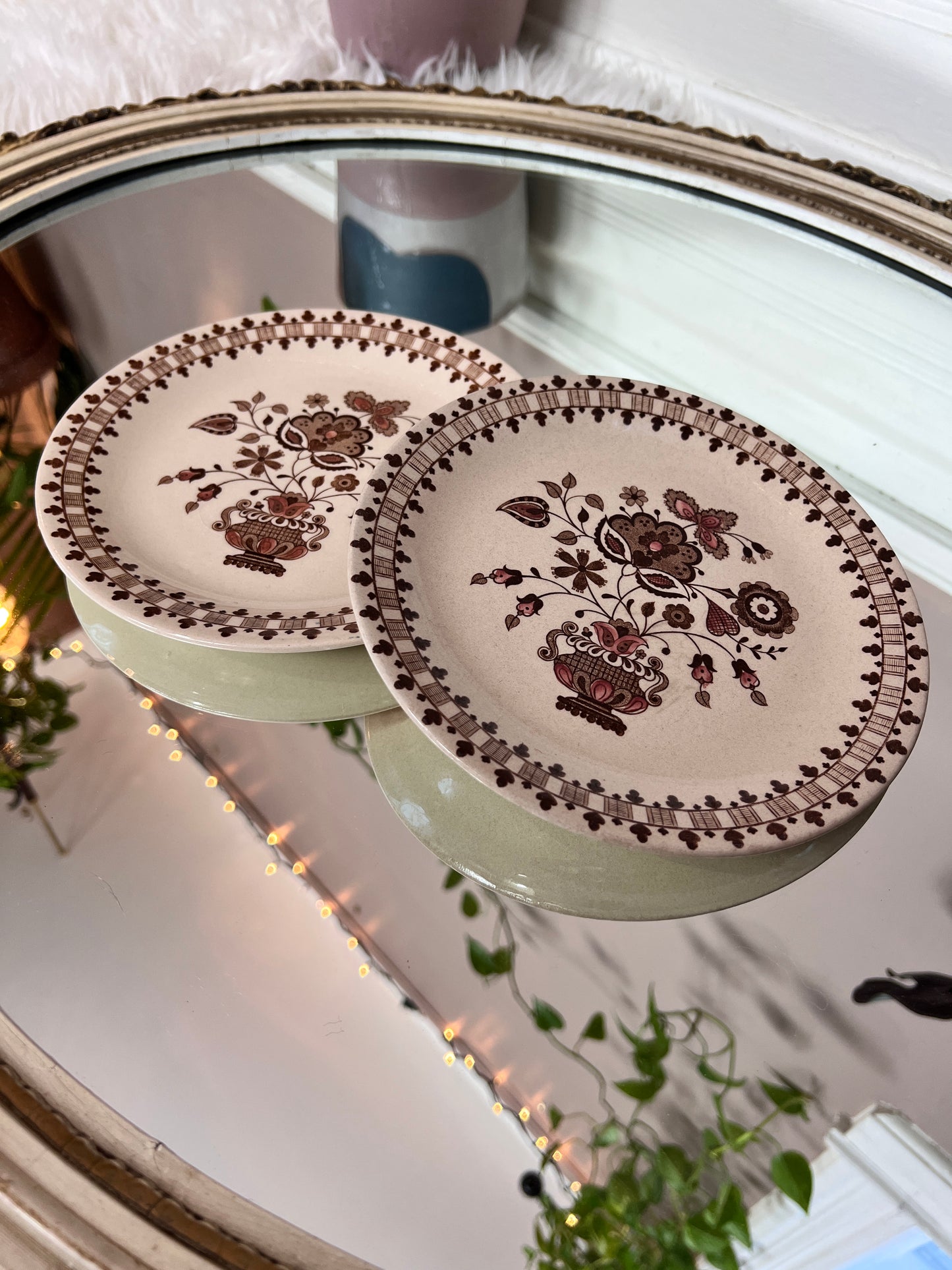 The Jamestown Tableware Set