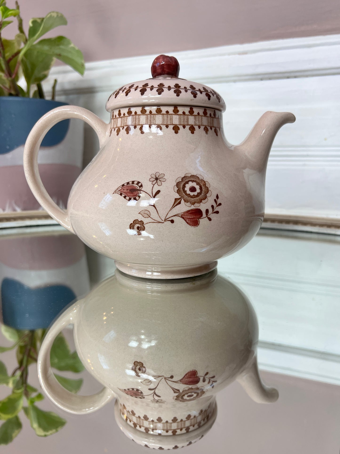 The Jamestown Tableware Set