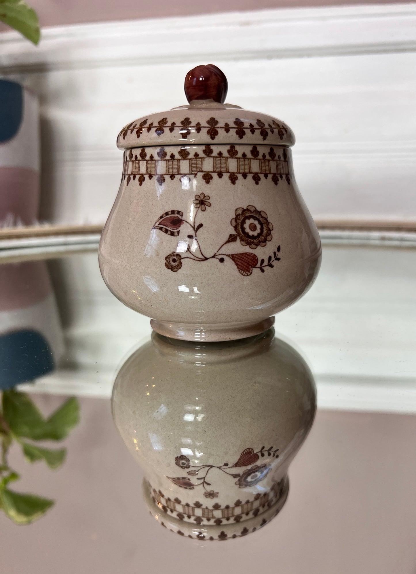 The Jamestown Tableware Set