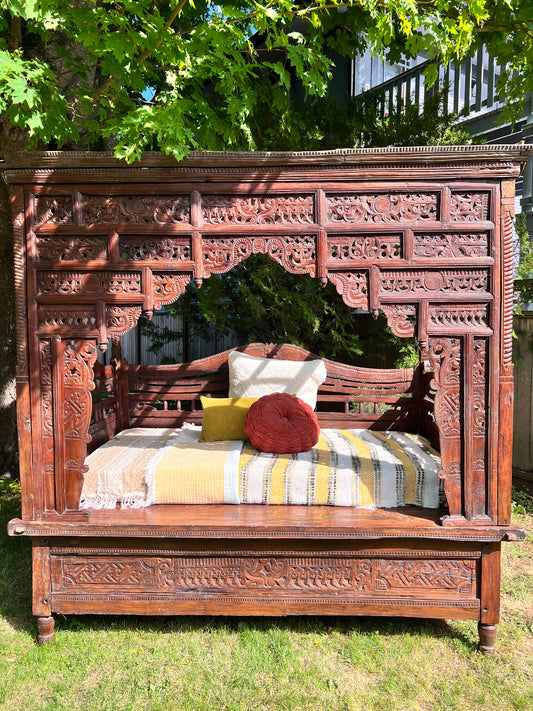 The Cantik Indonesian Daybed