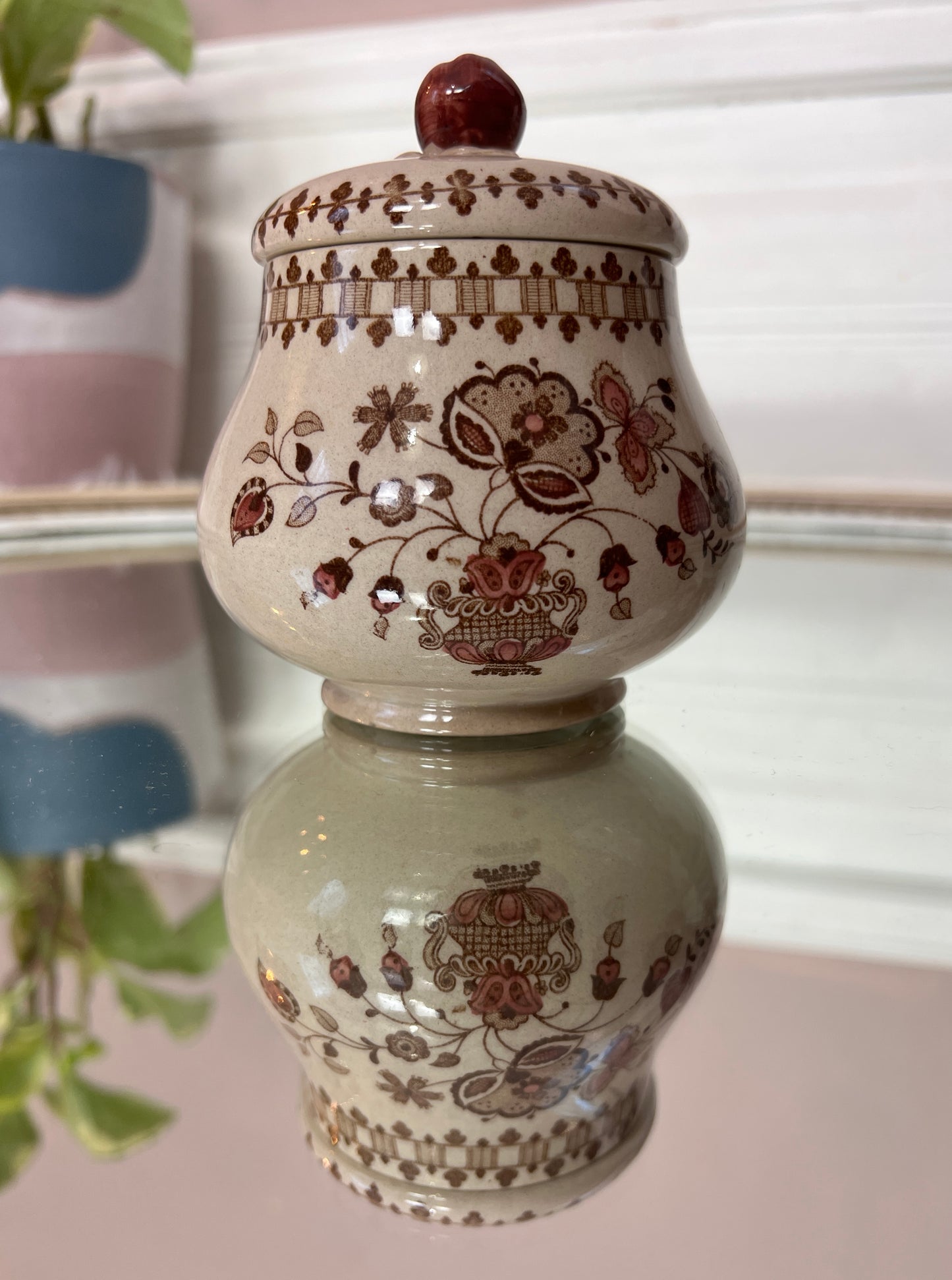 The Jamestown Tableware Set