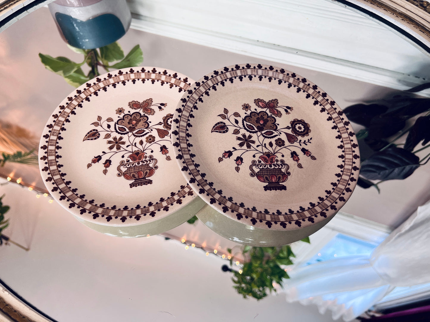 The Jamestown Tableware Set