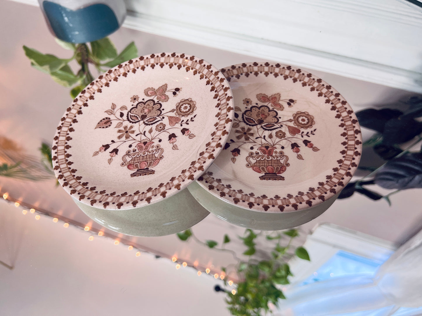The Jamestown Tableware Set