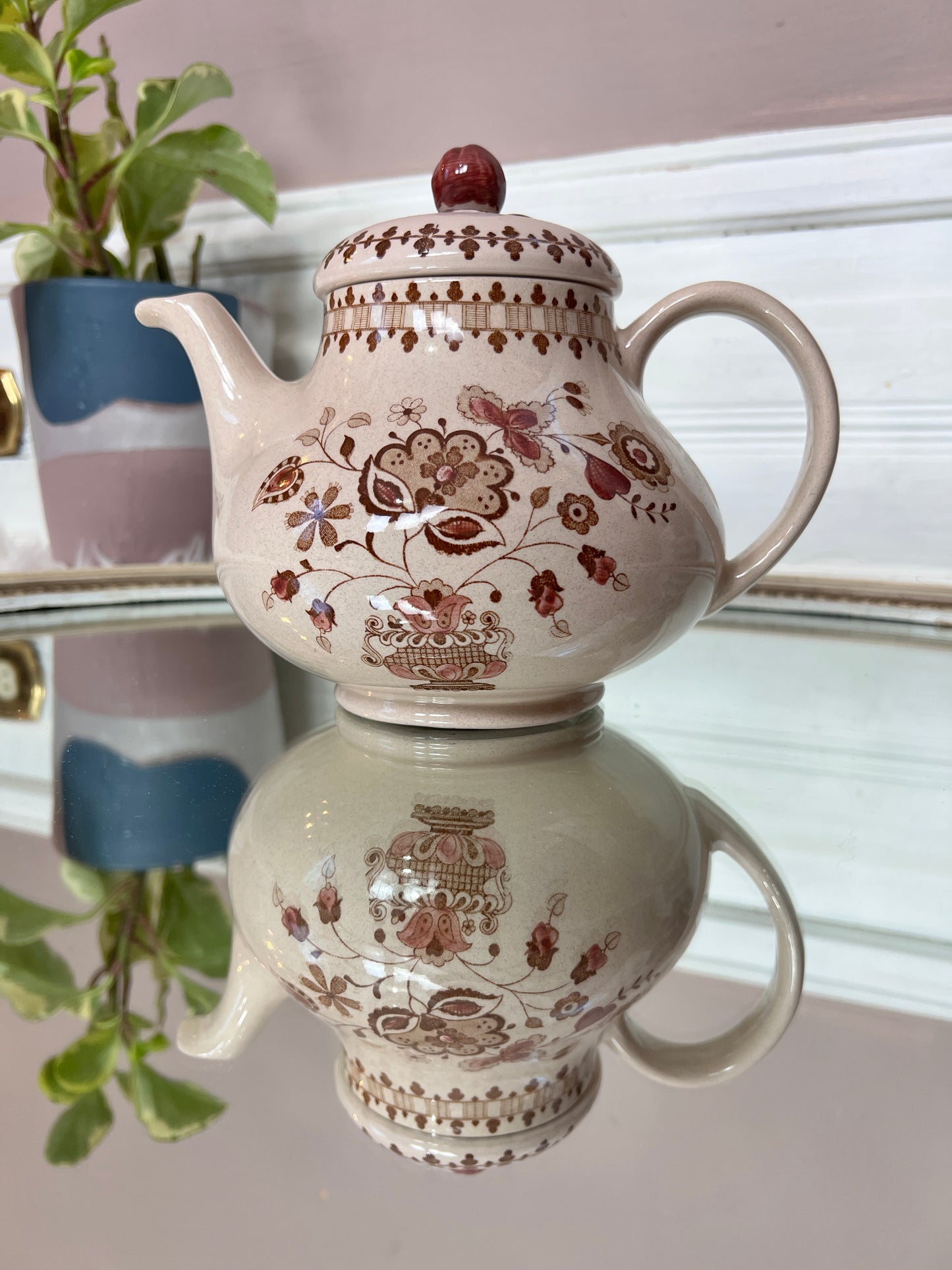 The Jamestown Tableware Set