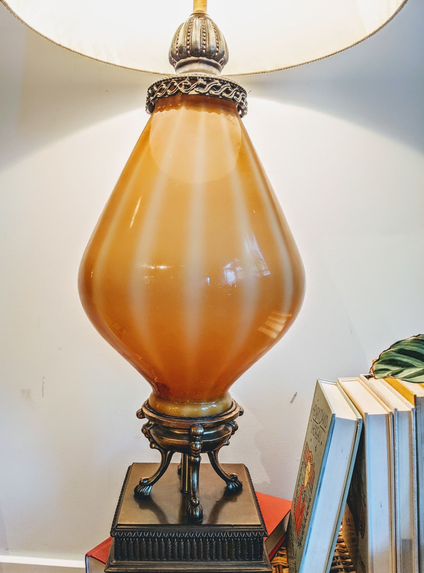 Vintage lamp retro caramel sam spade 40s 50s warm sweet hipsterVintage lamp retro caramel sam spade 40s 50s warm sweet hipster Leviton