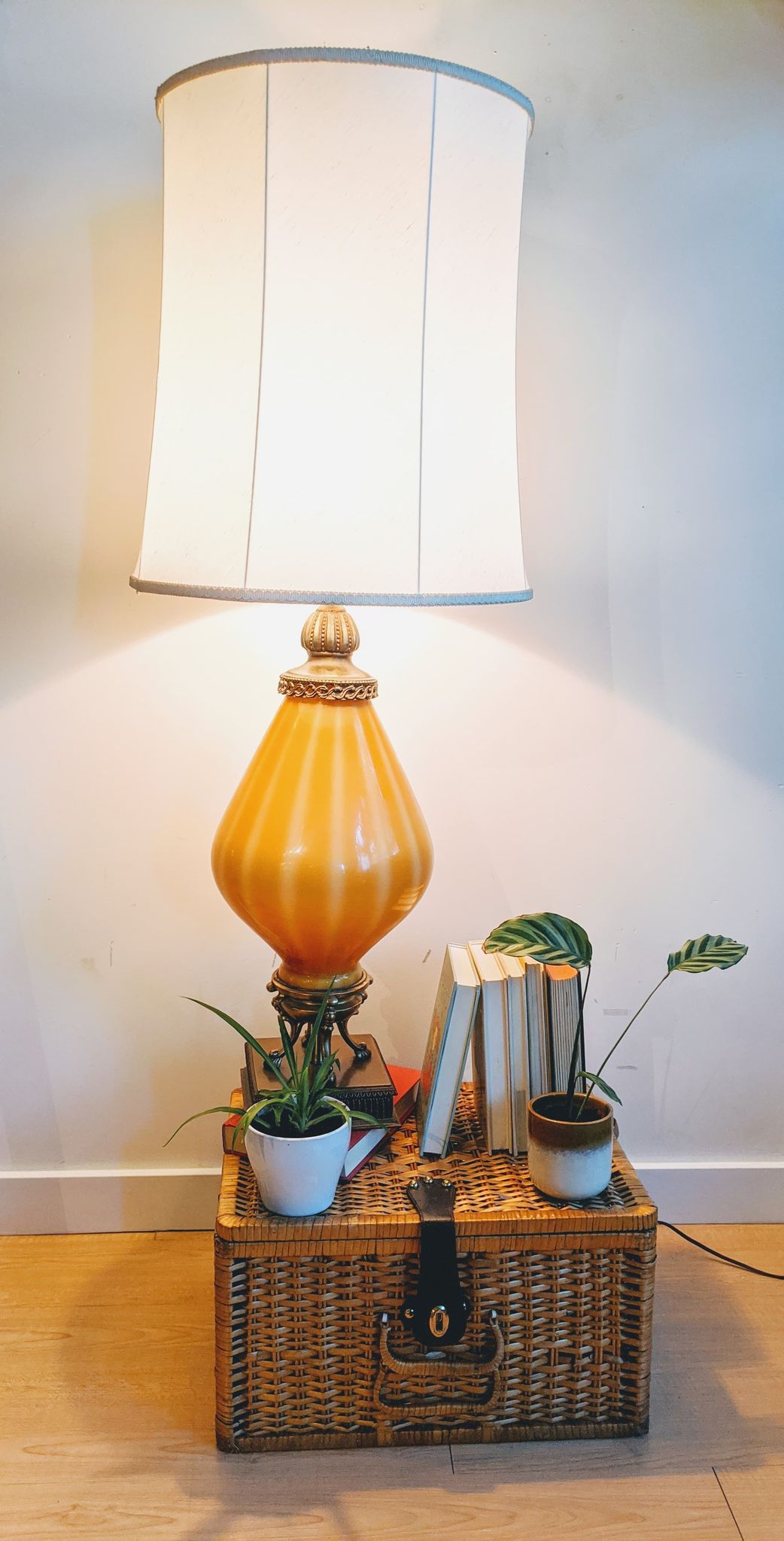 Vintage lamp retro caramel sam spade 40s 50s warm sweet hipster Leviton