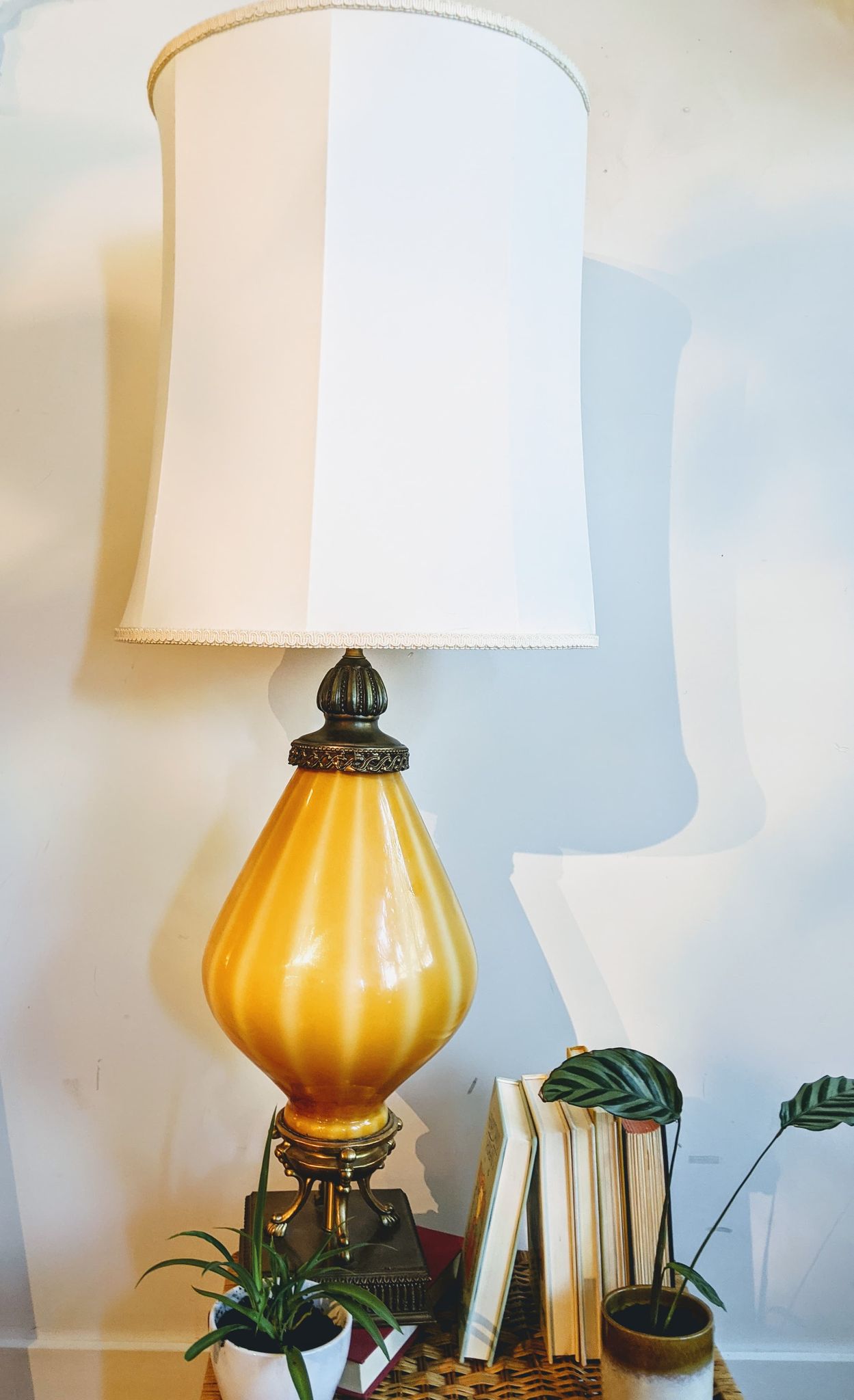 Vintage lamp retro caramel sam spade 40s 50s warm sweet hipsterVintage lamp retro caramel sam spade 40s 50s warm sweet hipster Leviton