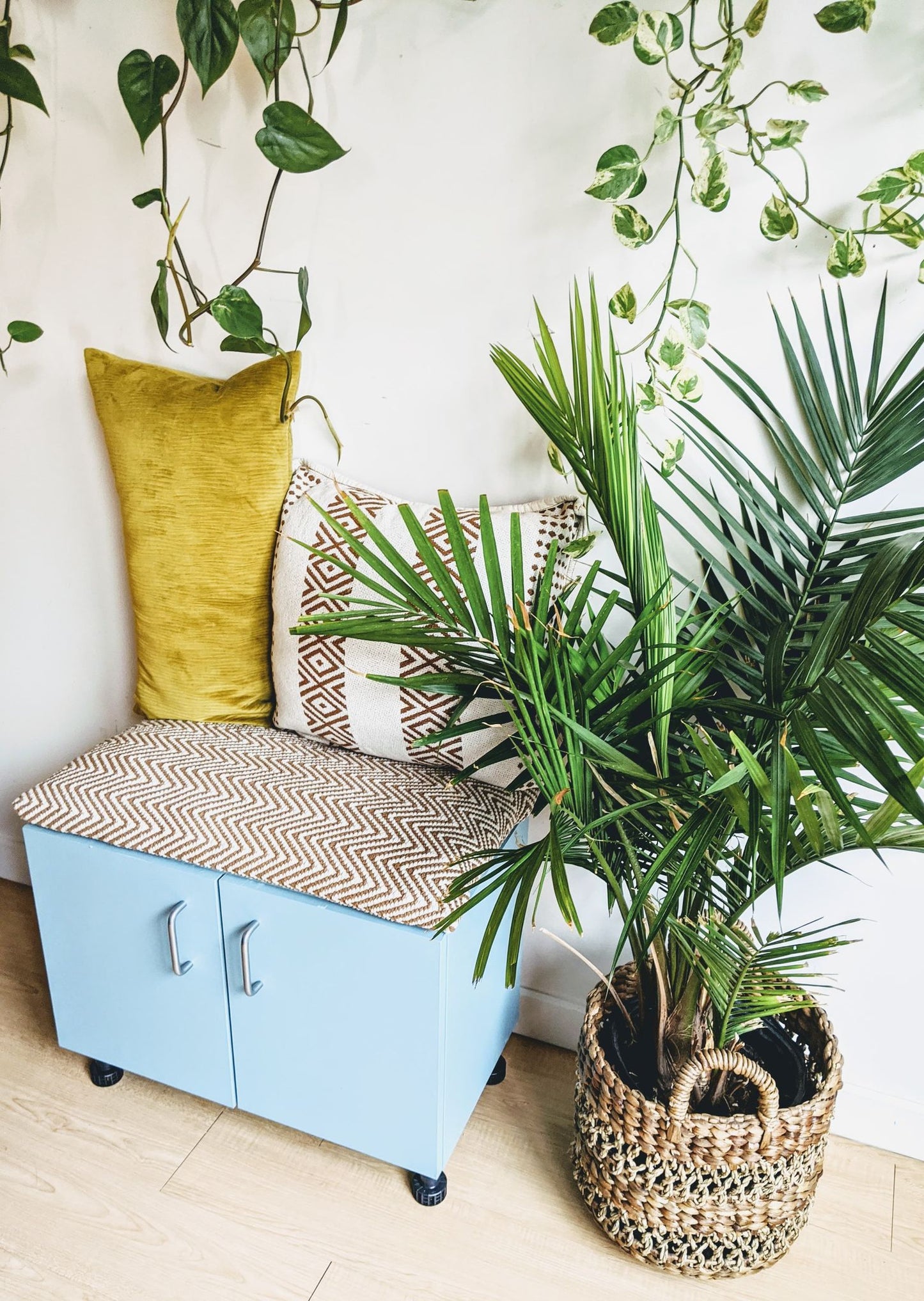 Retro Shoe Bench Tweed Baby Blue  Edit alt text