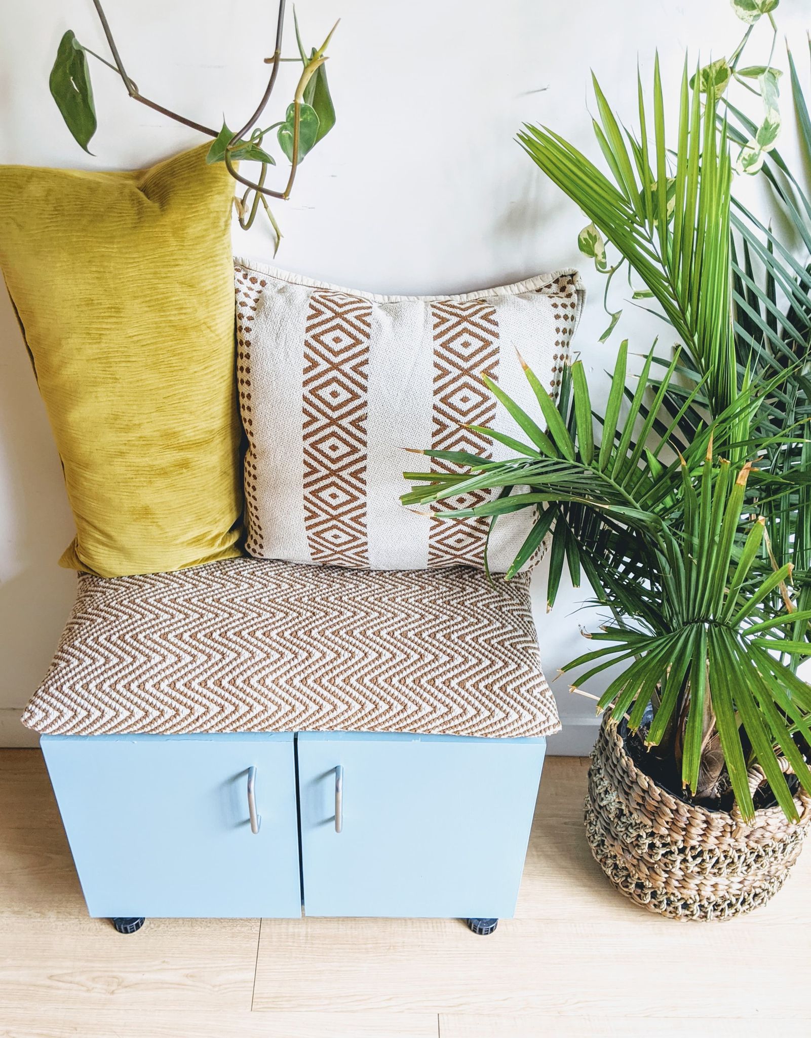 Retro Shoe Bench Tweed Baby Blue  Edit alt text